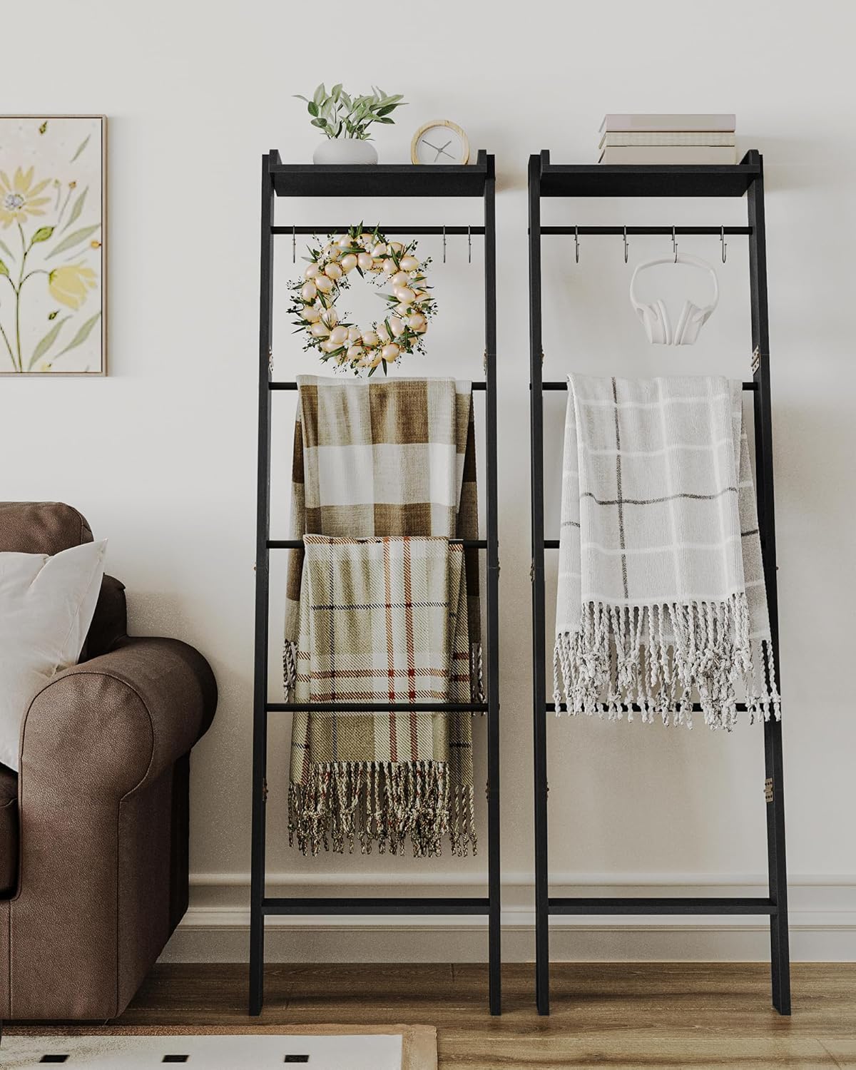 Blanket Ladder Shelf for Living Room, Decorative Quilt Rack with Storage Shelf, 6-Tier Farmhouse Ladder Holder Organizer with 4 Removable Hooks for Bedroom, Black BR35804B