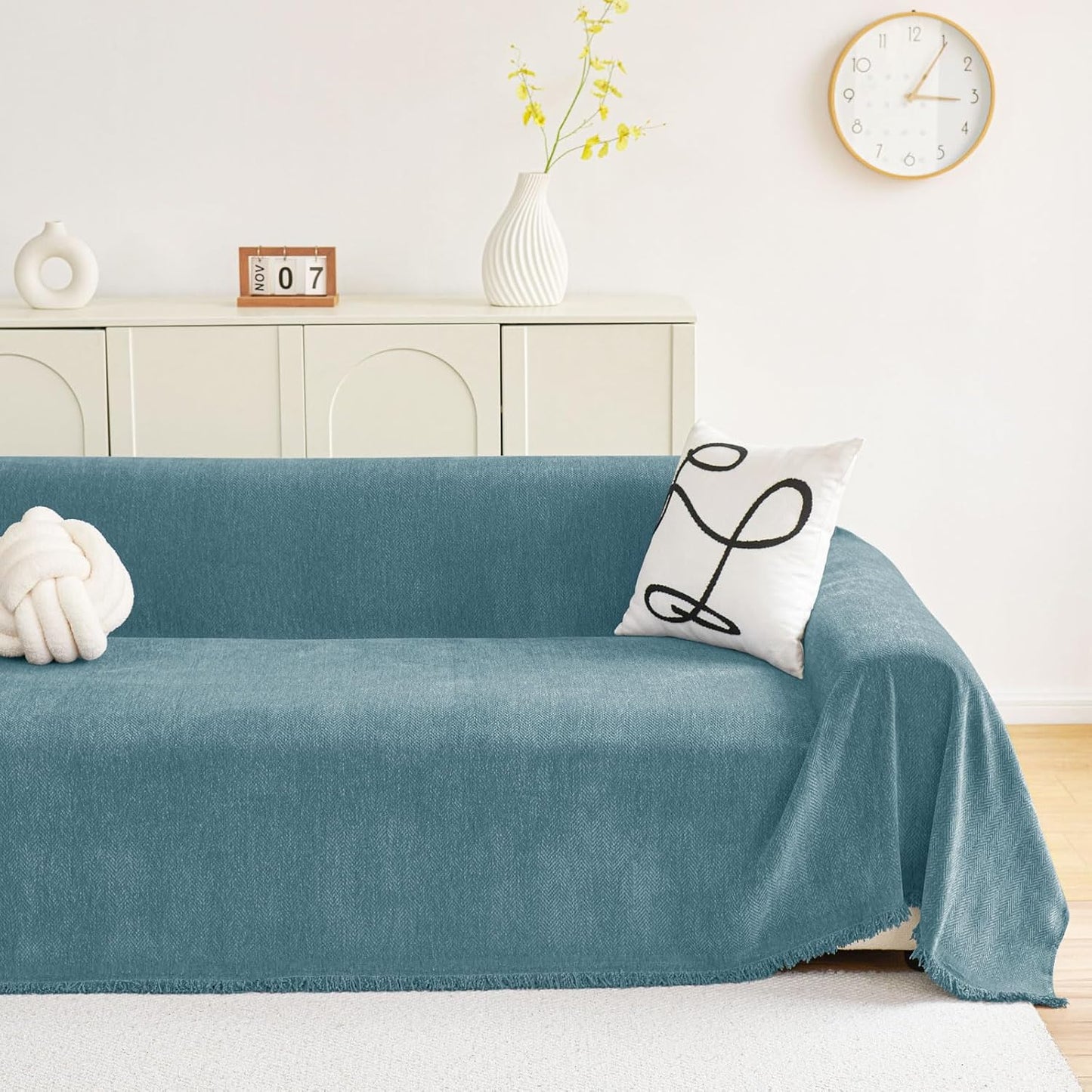 hyha Couch Cover for Dogs, Boho Sofa Covers for 3 Cushion Couch Washable, Chenille Sofa Slipcover for Pets, Soft Loveseat Sectional Couch Throw Blankets with Tassels (Blue, 71x150 Inch)