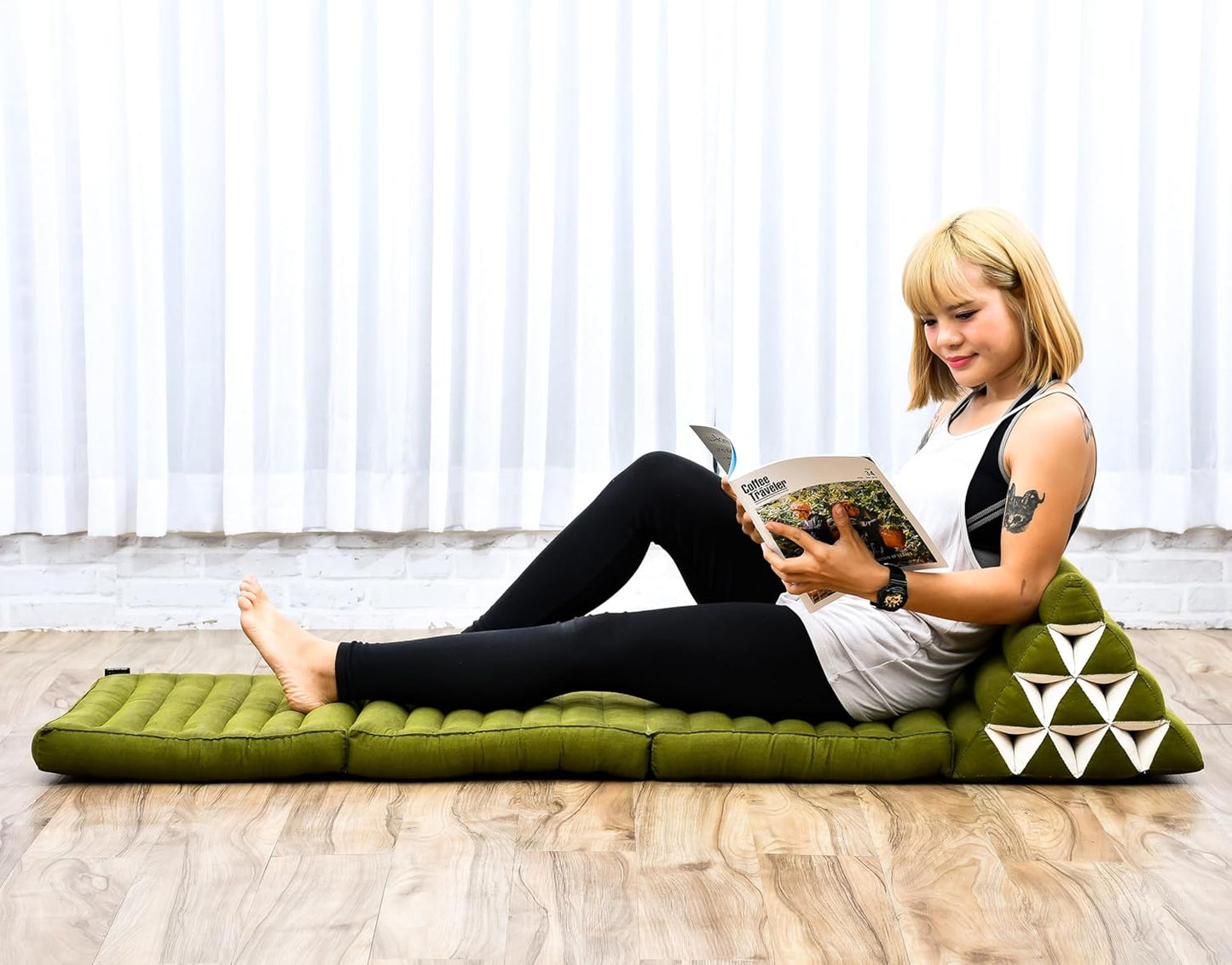 Leewadee - Comfortable Japanese Floor Mattress - Thai Floor Bed with Triangle Cushion - Futon Mattress - Thai Massage Mat, 67 x 21 inches, Green, Kapok Filling
