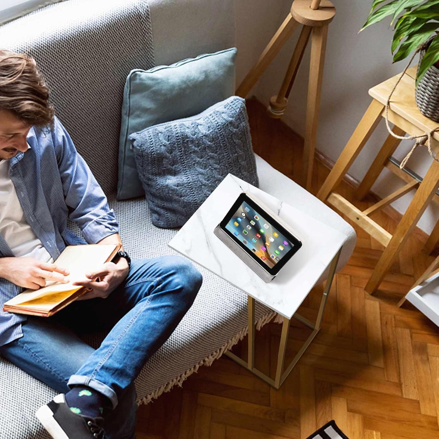 C Shaped End Table Set of 2, Small Side Table for Sofa and Bed, Couch Tables That Slide Under, Snack Side Table for Living Room, Bedroom, White Faux Marble and Gold