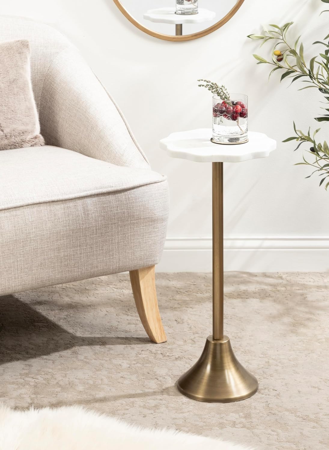 Kate and Laurel Sanzo Modern Pedestal Drink Table, 10 x 10 x 23, Antique Brass and White, Decorative End Table with Scalloped Marble Tabletop for Use as Small Plant Stand or Cute Martini Table