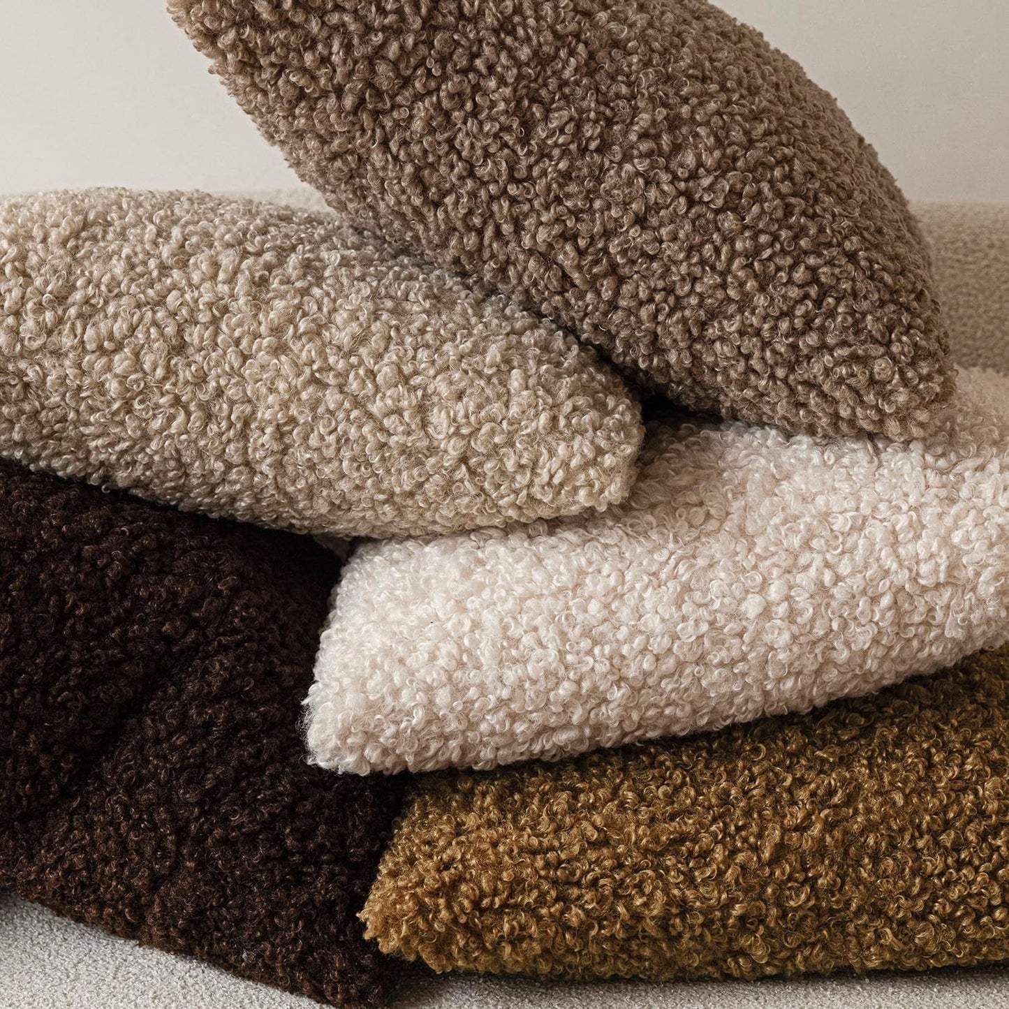 Foindtower 2 Pieces 20x20 Inch Dark Brown, Faux Fur Throw Pillow Cover Accent Sherpa Furry Pillow Covers Fuzzy Soft Pillowcases Cozy Sheepskin Decorative Fleece Cushion Case for Bed Couch Living Room