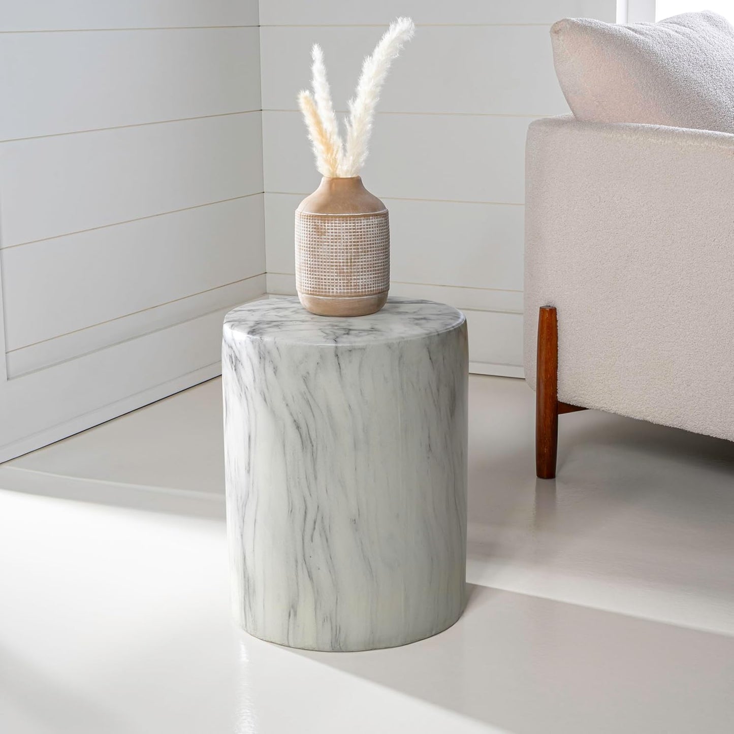 JONATHAN Y TBL1101A Troy 16" Modern Minimalist Faux Marble Column Indoor/Outdoor Indoor/Outdoor Accent Table Modern, Contemporary, Minimalist, Transitional for Living Room, Garden, Patio, Gray/White