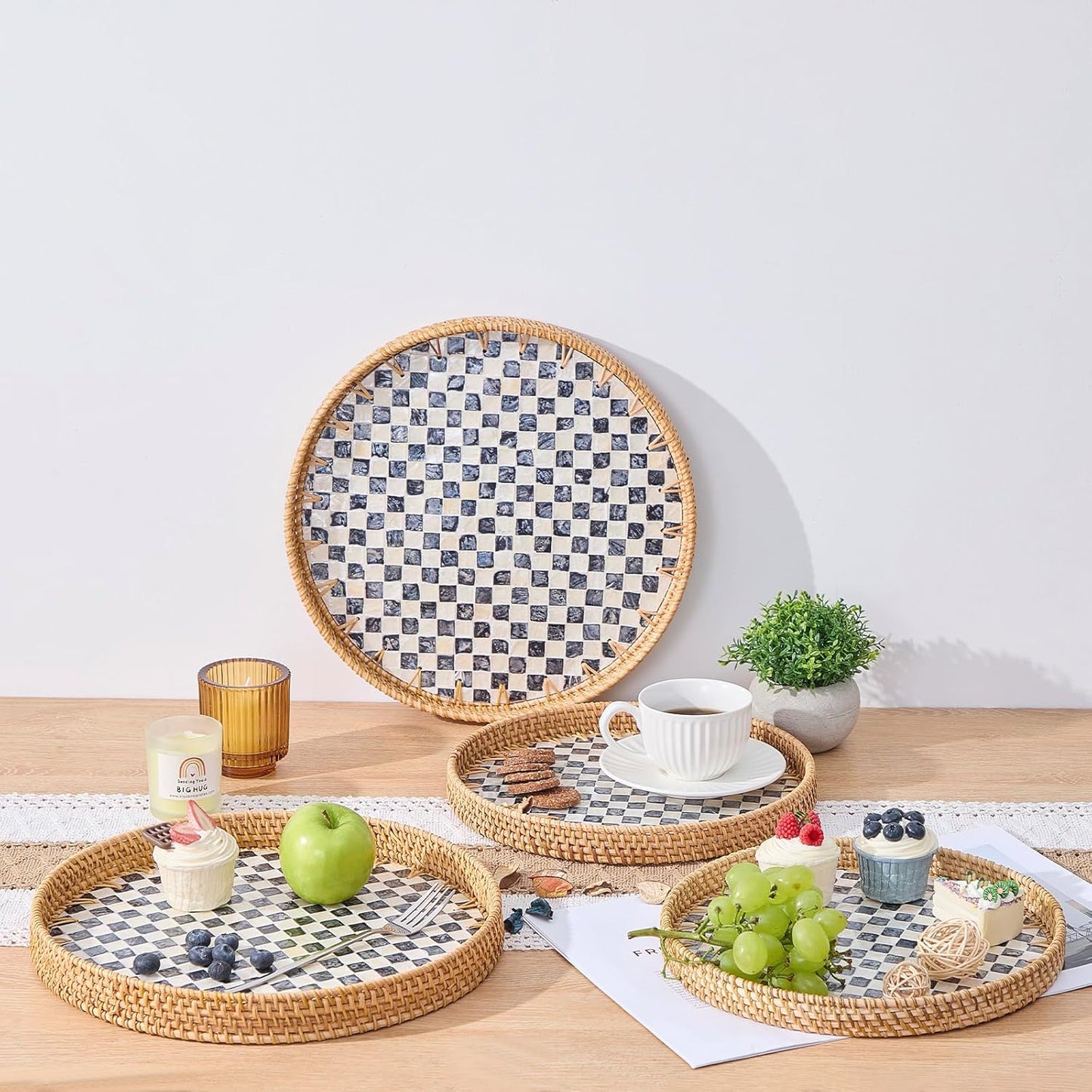 Round Rattan Tray with Mother of Pearl Inlay, Rattan Serving Tray with Wooden Base, Decorative Wicker Basket for Table Decor, Storage and Display of Coffee Bread Food Fruit (Checkerboard 11.8")