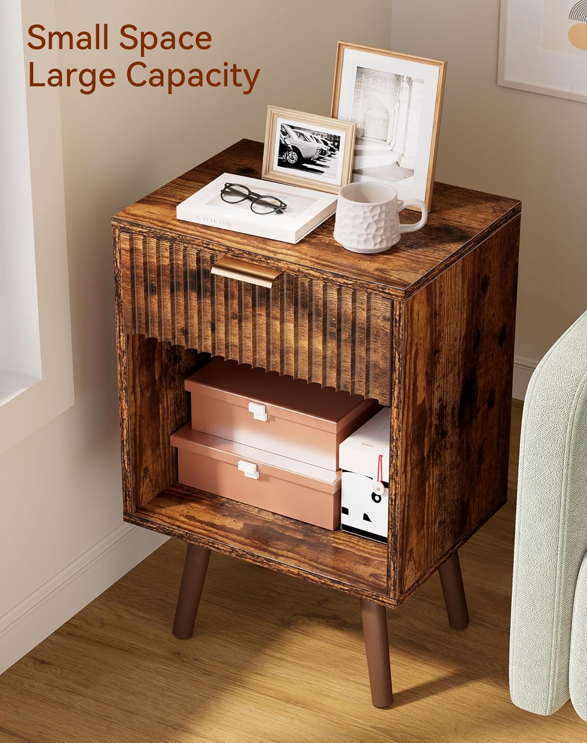 YMYNY Mid Century Modern Nightstand, Side Table, Fluted Night Stand with Drawer, Open Shelf Unit, Golden Handle, Solid Wood Legs, Bedside Table, for Bedroom, Rustic Brown UHST013H