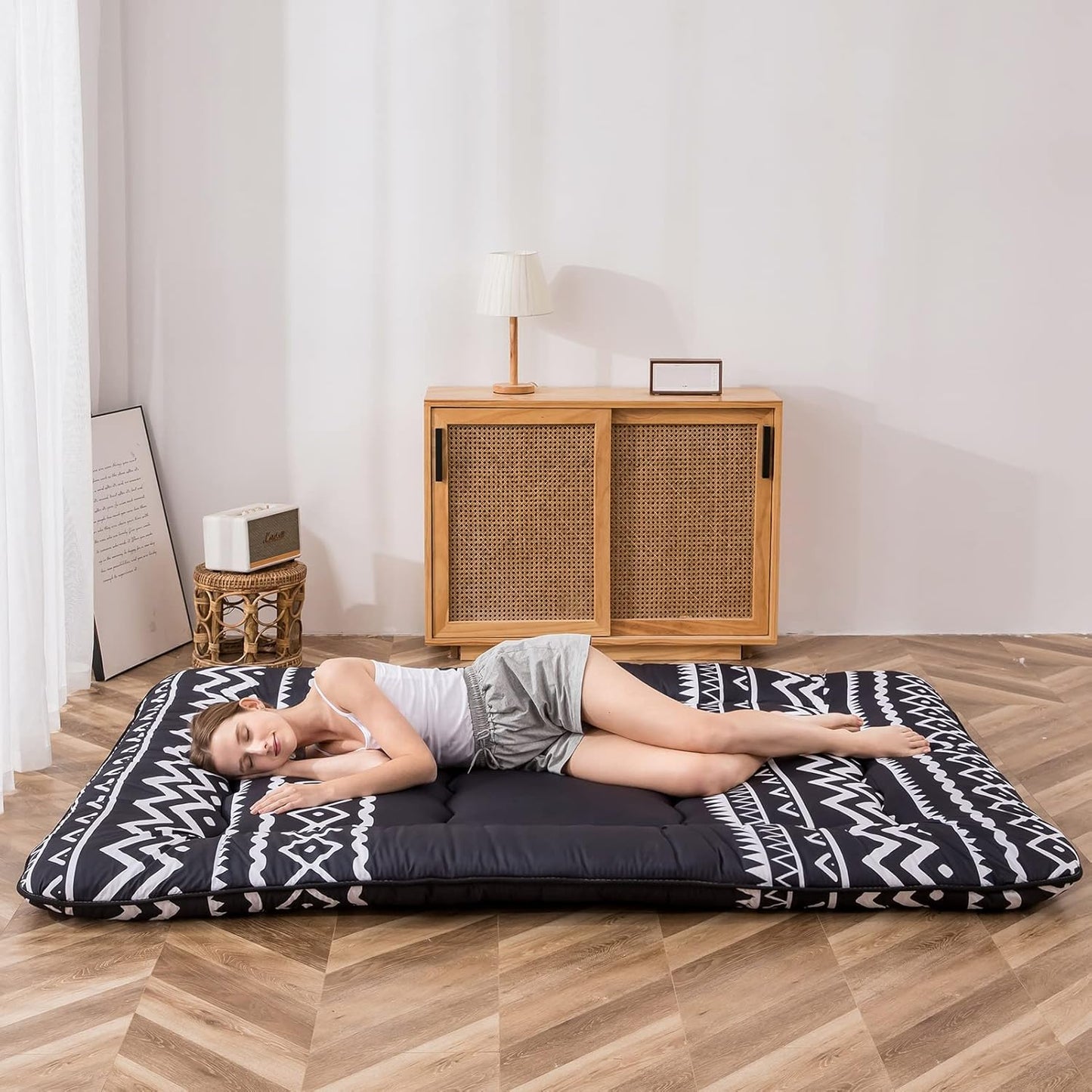 MAXYOYO Japanese Floor Mattress Futon Mattress, 4" Thicken Tatami Mat Sleeping Pad Foldable Roll Up Mat Boys Girls Dormitory Pad Kids Floor Lounger Pillow Bed, Charcoal Grey, Queen Size