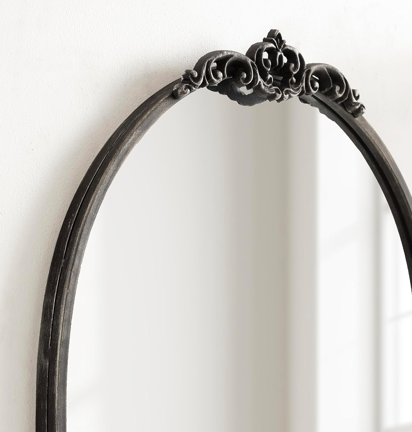 Kate and Laurel Myrcelle Traditional Arched Mirror; 21 x 26; Antique Black; Decorative Arch Vintage Mirror with Ornate Garland Detailing Along The Crown and Edges of The Frame