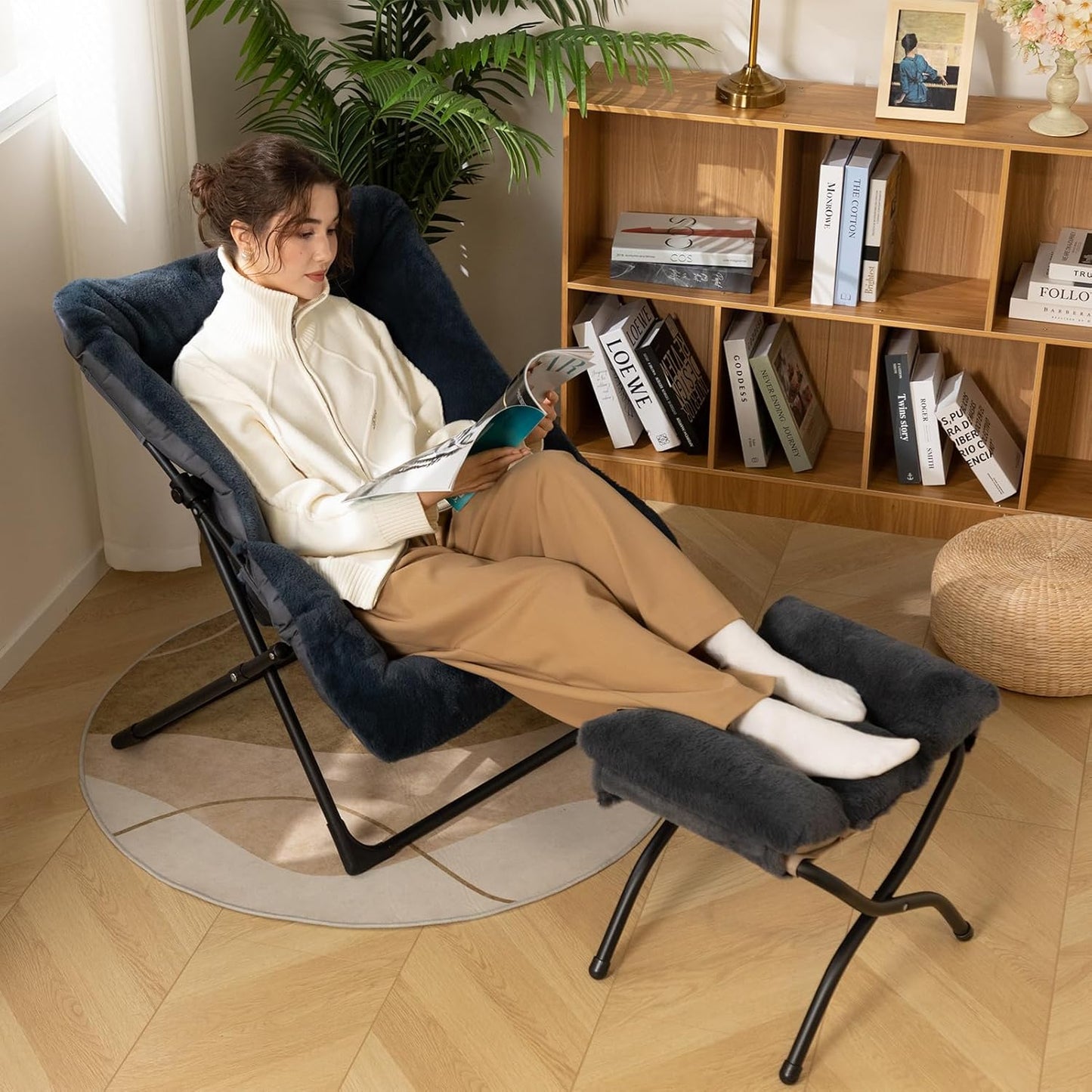 HollyHOME X-Large Saucer Chair with Foldable Ottoman, Comfy Oversized Folding Chair and Folding Footrest Stool Set, Faux-Fur Reading Chair and Footstool for Living Room, Navy Blue Chair&Stool