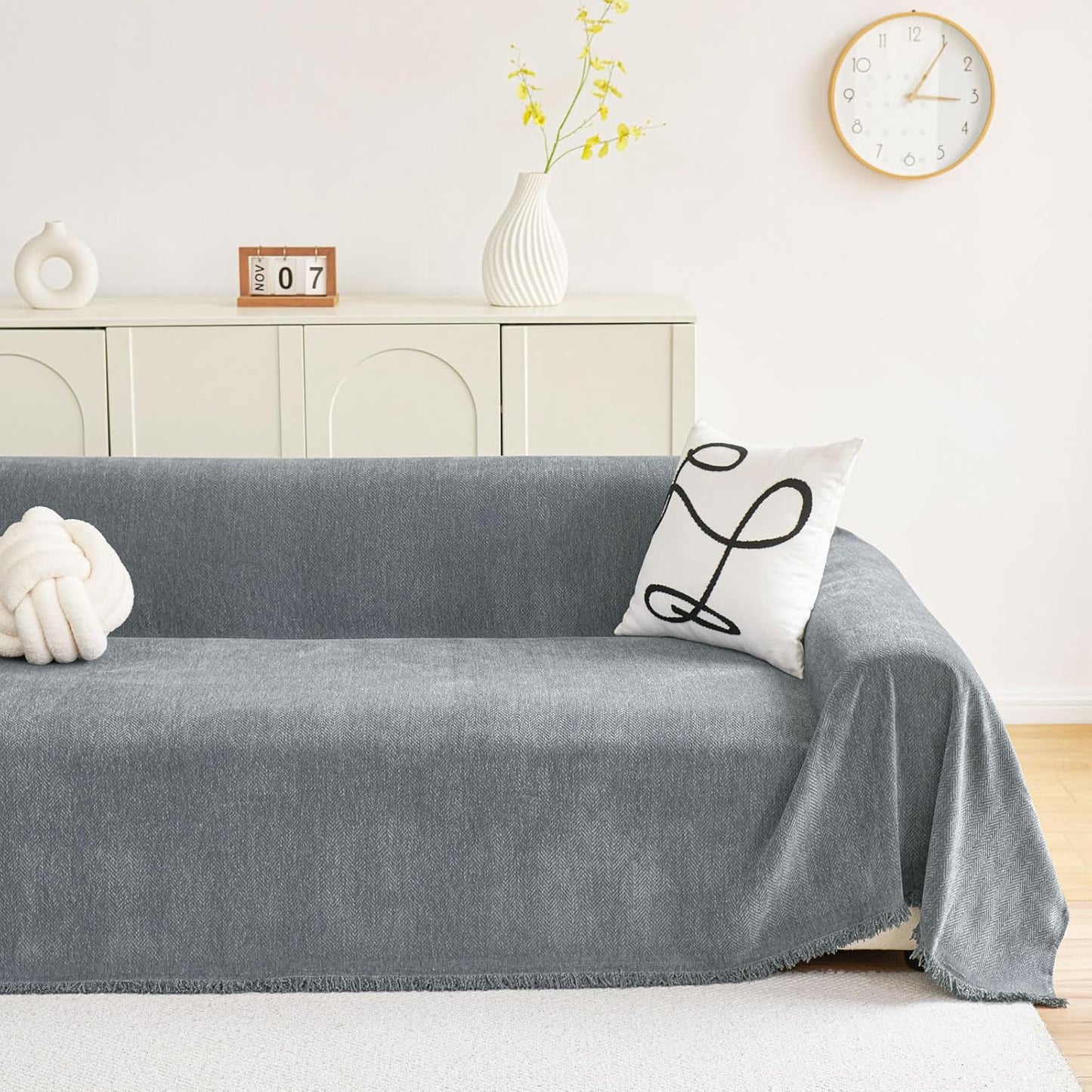 hyha Couch Cover for Dogs, Boho Sofa Covers for 3 Cushion Couch Washable, Chenille Sofa Slipcover for Pets, Soft Loveseat Sectional Couch Throw Blankets with Tassels (Grey, 71x150 Inch)