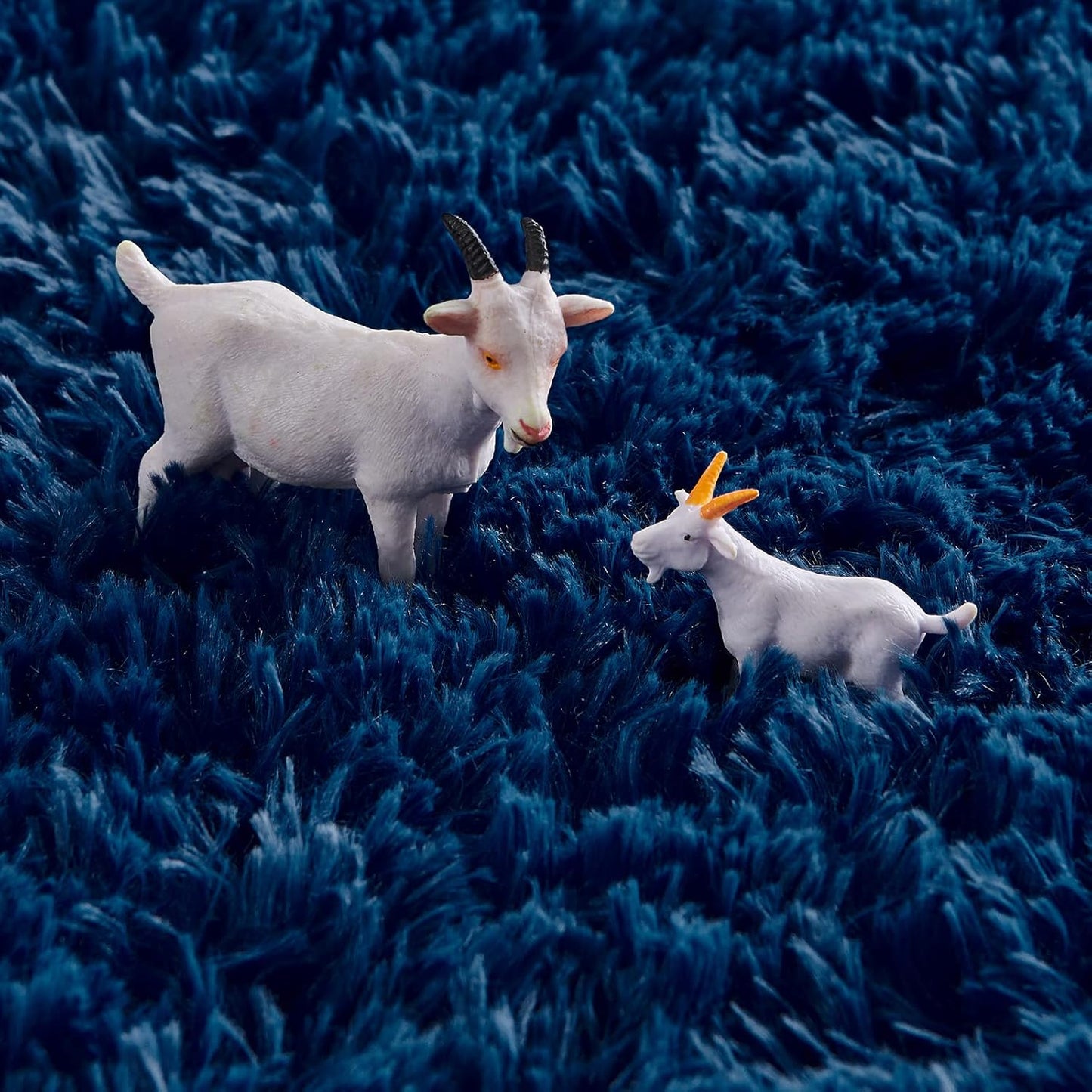 FJZFING Navy Blue Round Rug Ultra-Soft Plush Modern 6x6 Circle Area Rug for Kid's Bedroom, Fluffy Shag Circular Rug for Nursery Room, Non-Slip Home Decor Cute Navy Blue Carpet for Teen's Room