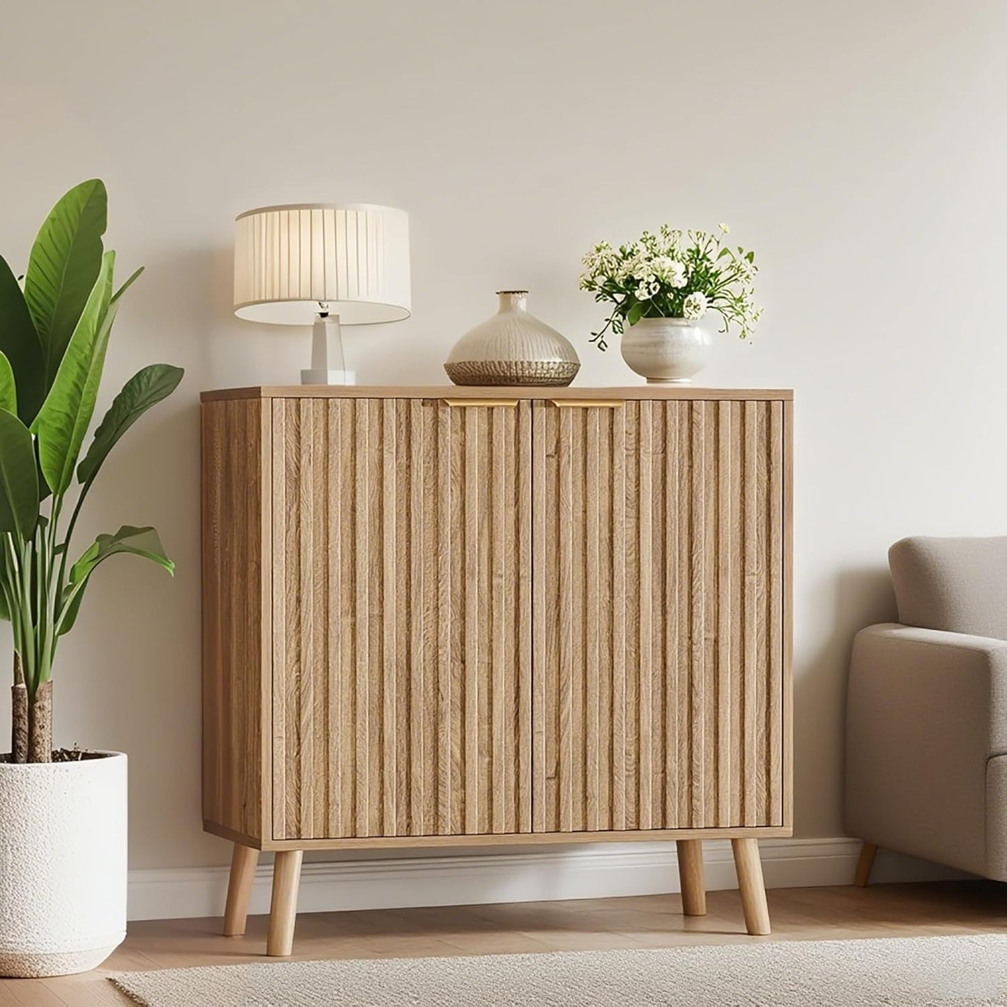 Pamapic Fluted Storage Cabinet, Sideboard Buffet Cabinet with Storage, Buffet Sideboard, Console Table, Credenza, Wood Modular Organizer with Doors & Shelf（Oak）