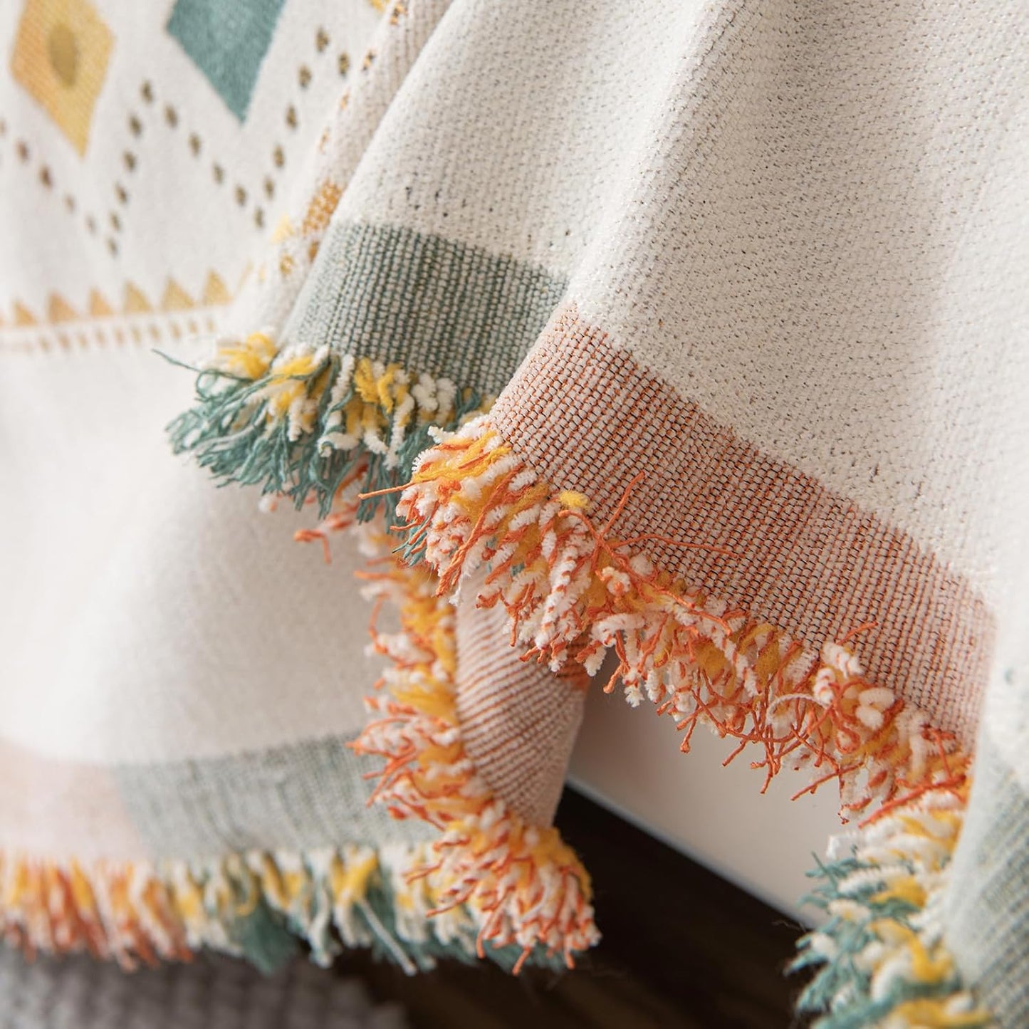 STACYPIK Modern Beige Sofa Cover, Boho Chenille Couch Cover for Sectional, Non-Slip Jacquard Furniture Protector for 2 Cushion Couch, L Shaped Couch Decorative & Reversible Sofa Slipcover-71X118IN