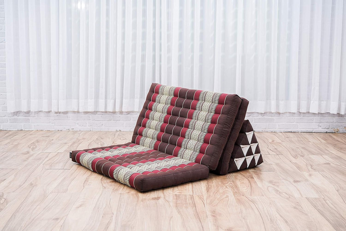 Leewadee 3-Fold Mat XXL with Triangle Cushion – Firm TV Pillow, Foldable Mattress with Cushion Made of Kapok, 67 x 31 inches, Brown Red