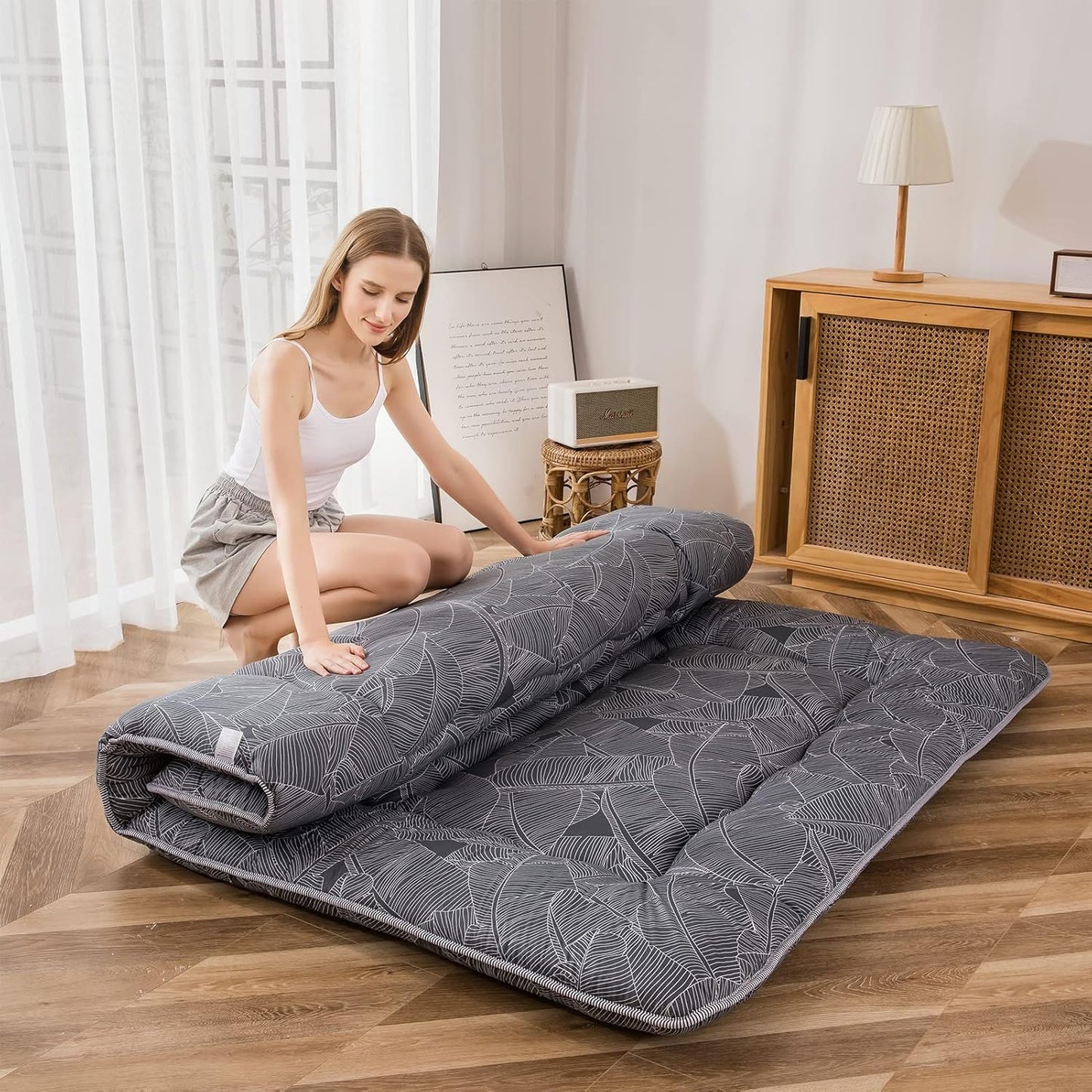 MAXYOYO Japanese Floor Mattress Futon Mattress, 4" Thicken Tatami Mat Sleeping Pad Foldable Roll Up Mat Boys Girls Dormitory Pad Kids Floor Lounger Pillow Bed, Charcoal Grey, Queen Size