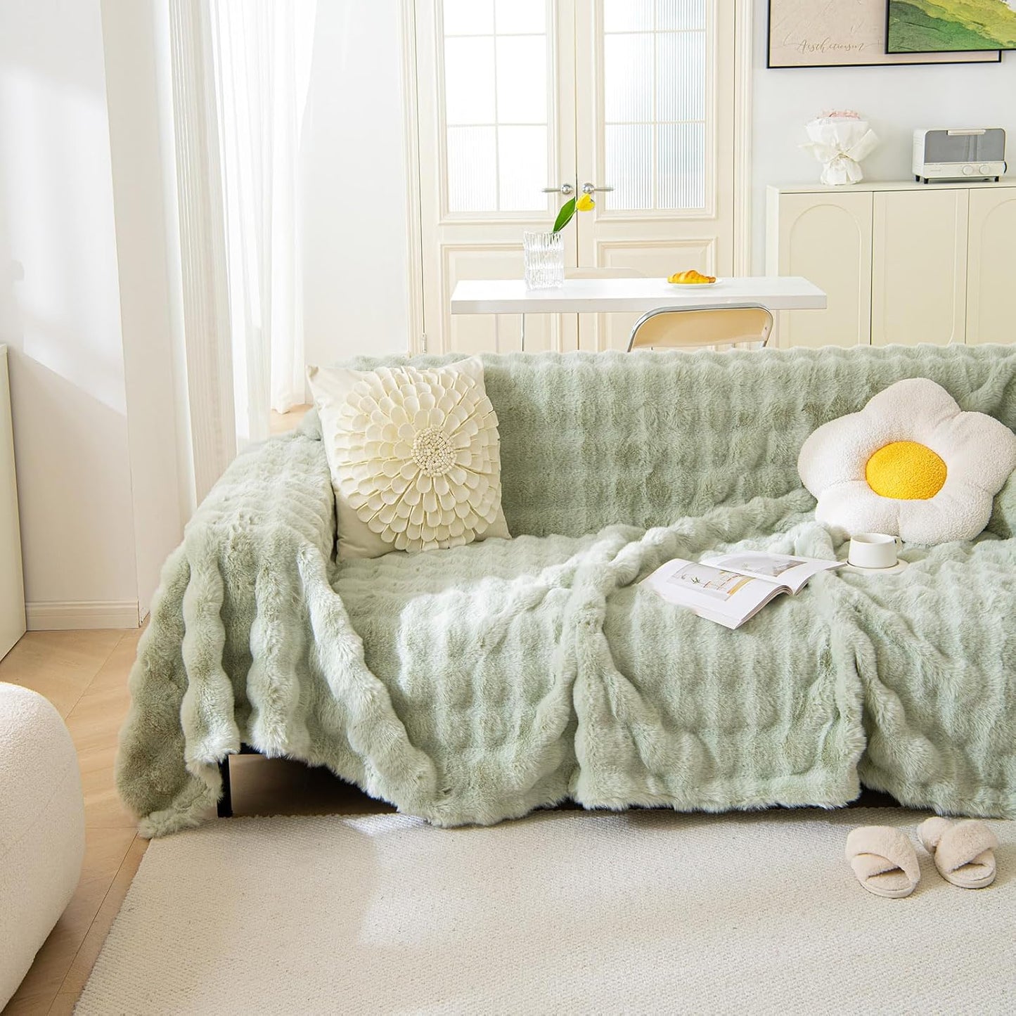 VM VOUGEMARKET Soft Warm Faux Fur Sofa Cover Thick Shaggy Fuzzy Sectional Couch Cover Plush Furniture Protector Cover Fluffy Sofa Throw Cover for Couch Sofa Bed(Green,71" x 134")