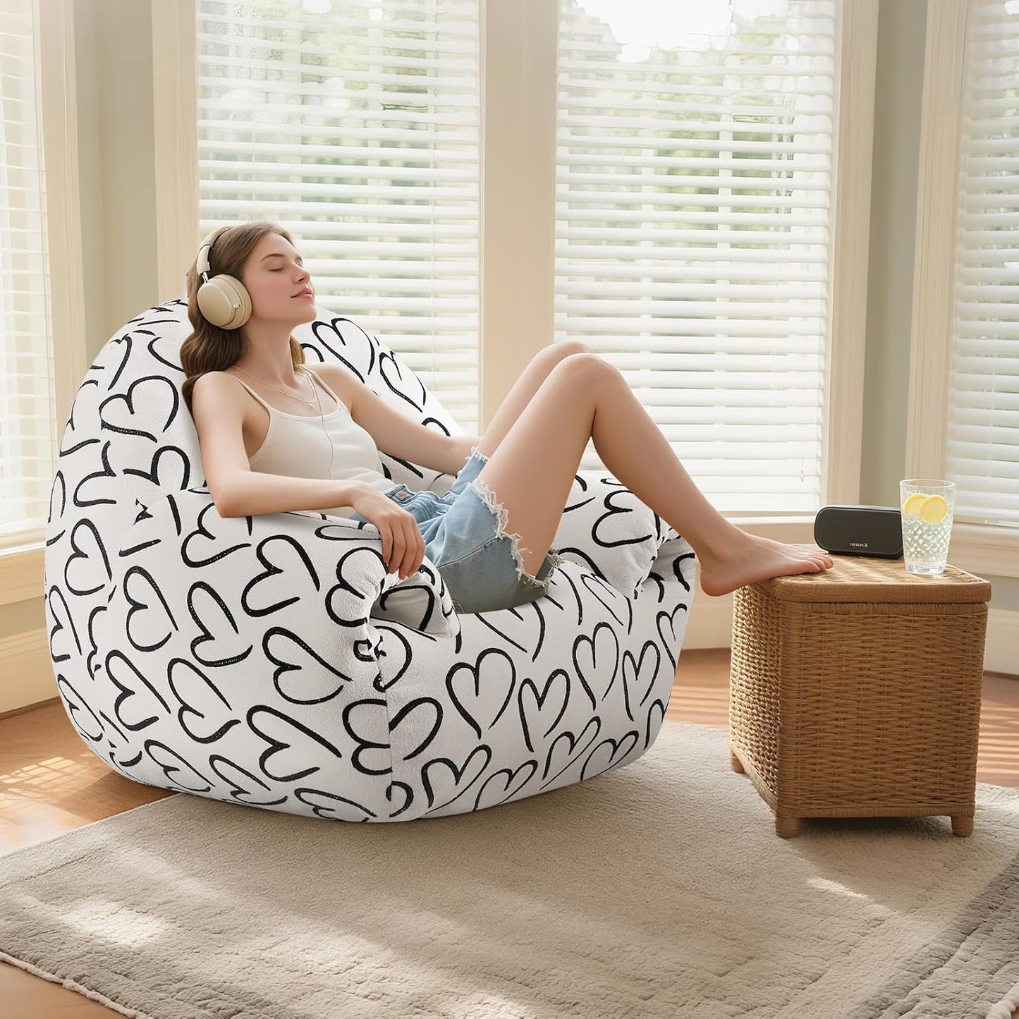 DAICO Bean Bag Chairs for Adults, Comfy Bean Bag Sofa Chair with Handle, Single Lazy Floor Sofas Accent Chair with Foam Bean Bag Couch for Living Room Bedroom Reading Gaming, White Cordate