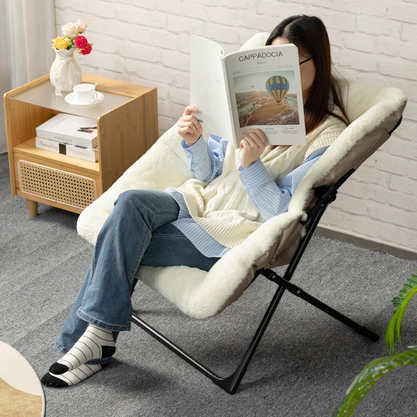 HollyHOME X-Large Saucer Chair, Comfy Oversized Folding Chair, Faux-Fur Reading Chair for Teens, Adults, Foldable Accent Lazy Chair, Metal Frame Lounge Chair for Living Room, Bedroom, Dorm, Beige
