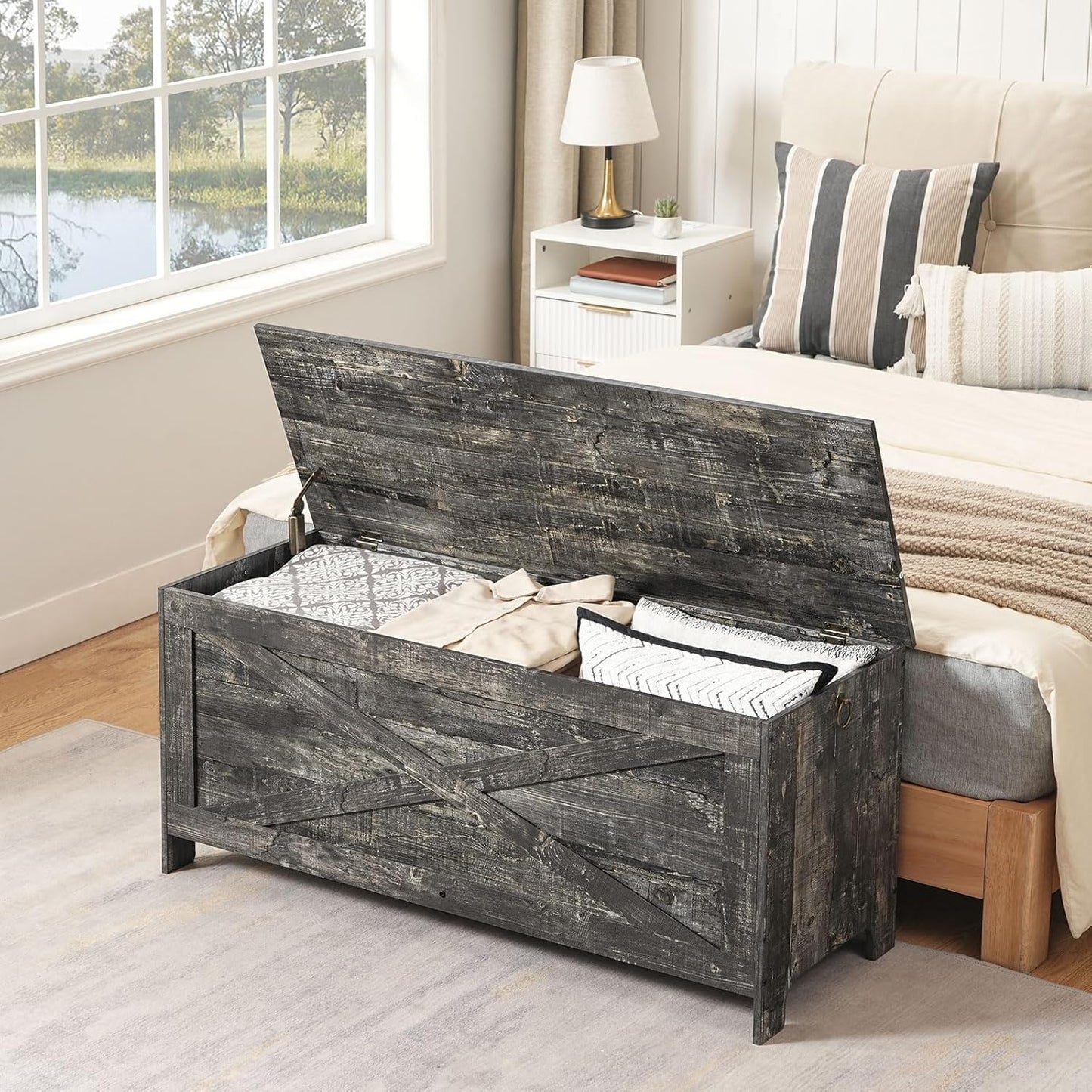 43.3" Toy Chest, Sturdy Entryway Storage Chest with Safety Hinges, Retro Toy Box, Wooden Look Accent Furniture for Living Room, Bedroom, Vintage Gray SCRP48501