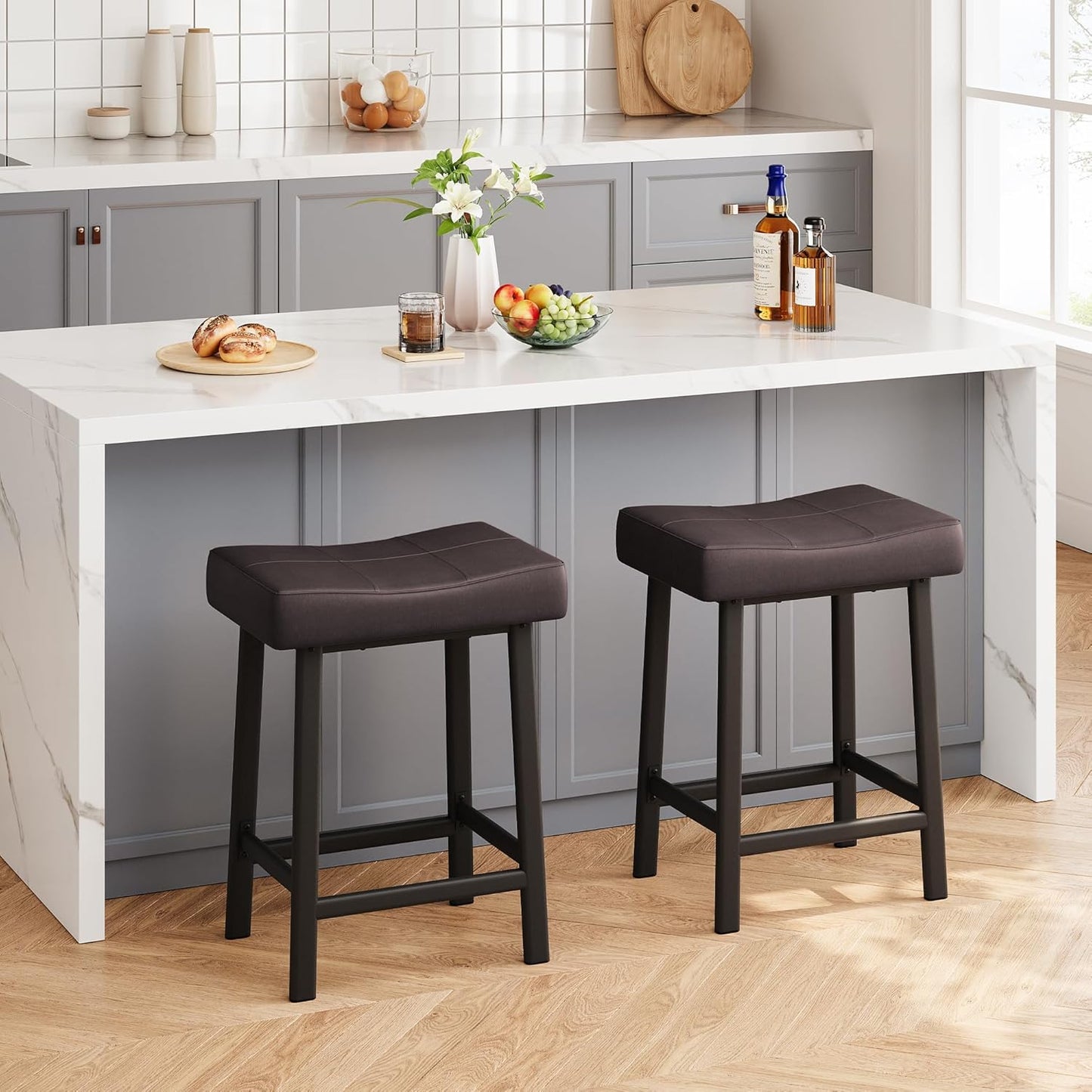 GarveeHome Counter Height Bar Stools Set of 2, 24 Inch Brown Barstools for Kitchen Island Counter, Upholstered Padded Saddle Chairs with Curved Cushion, Easy Assembly