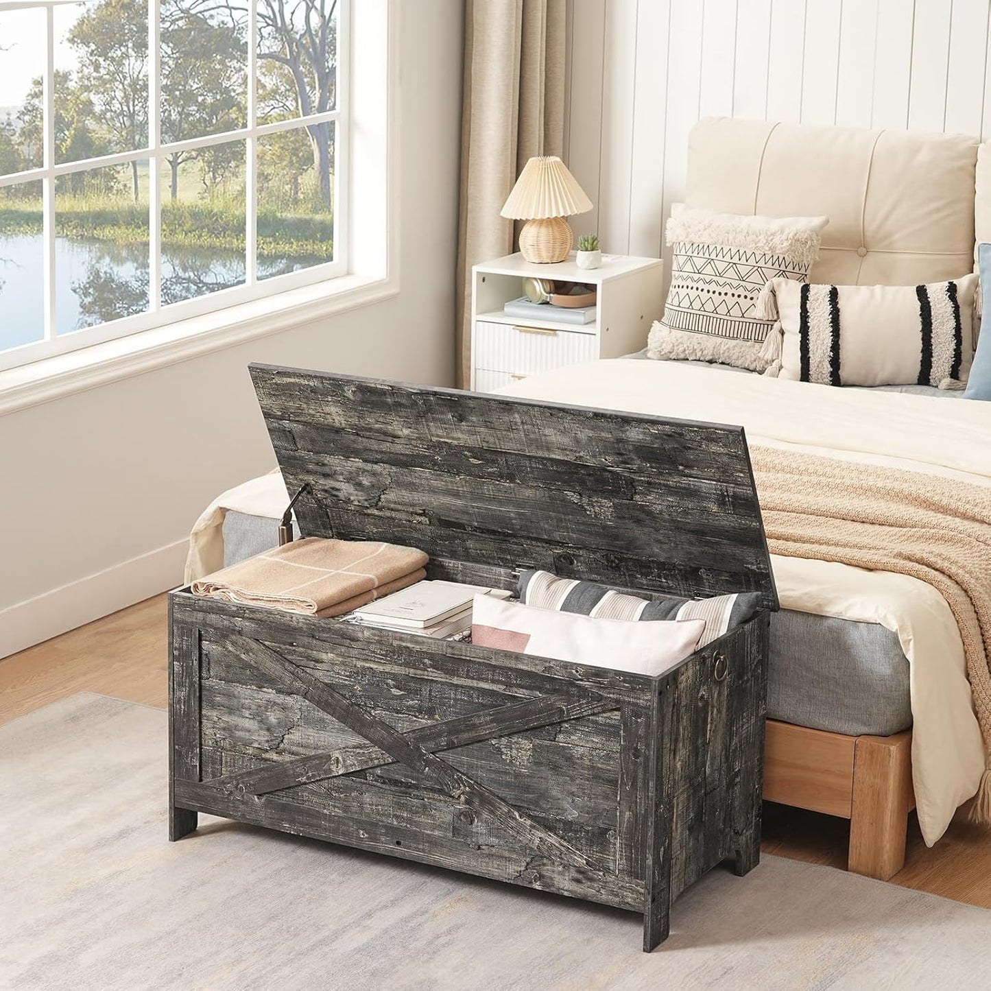 39.4" Toy Chest, Sturdy Entryway Storage Chest with Safety Hinges, Retro Toy Box, Wooden Look Accent Furniture for Living Room, Bedroom, Vintage Gray SCRP48101