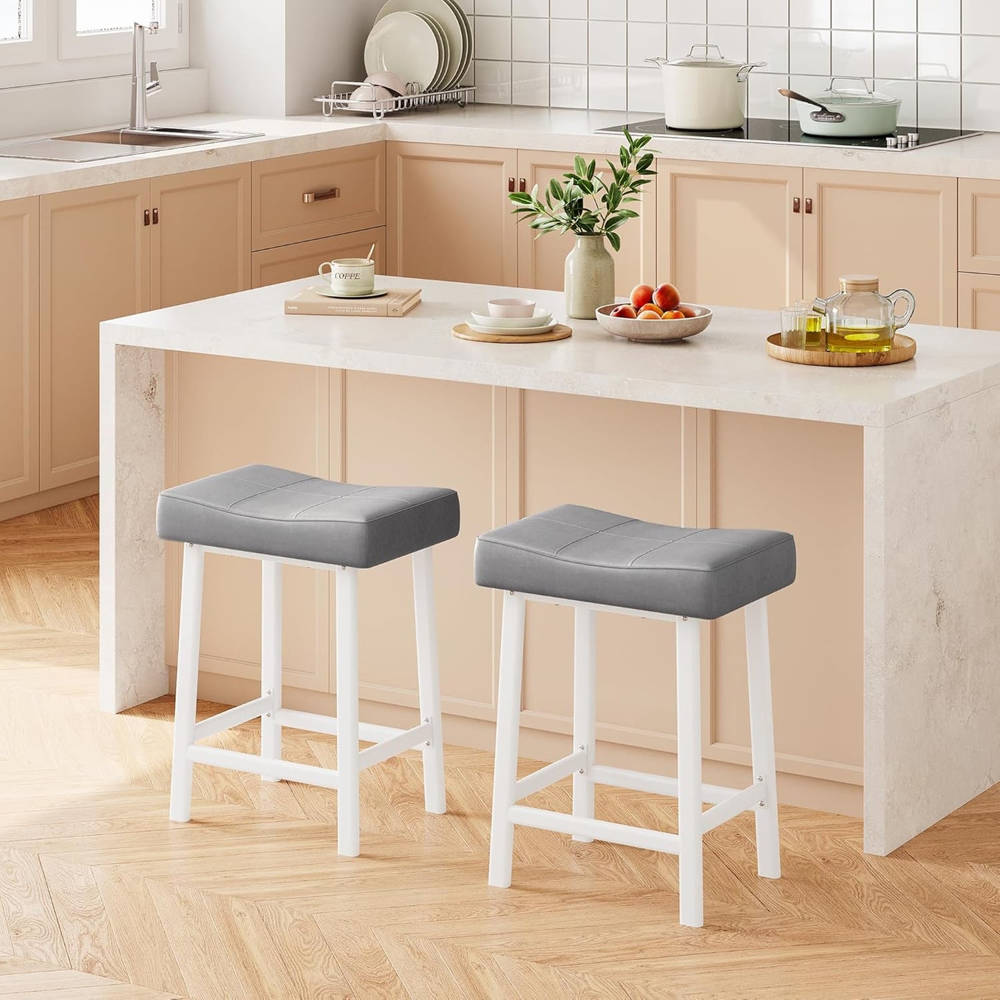 GarveeHome Counter Height Bar Stools Set of 2, 24 Inch Barstools for Kitchen Island Counter, Upholstered Padded Barstools with Curved Surface, Easy Assembly, Grey