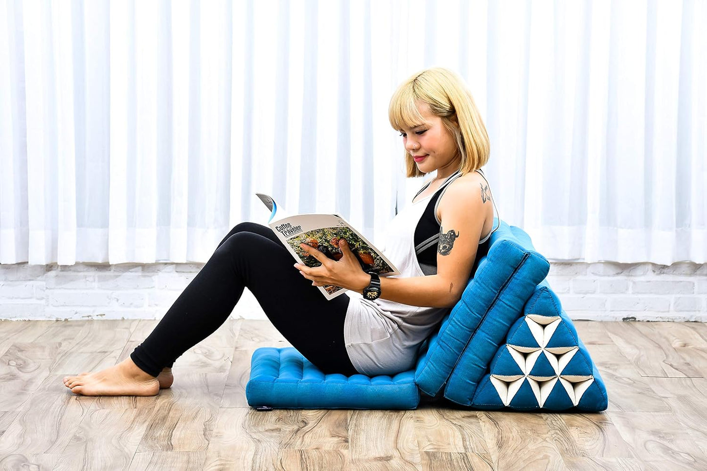 Leewadee 3-Fold Mat with Triangle Cushion – Comfortable TV Pillow, Foldable Mattress with Cushion Made of Eco-Friendly Kapok, 67 x 21 inches, Light Blue