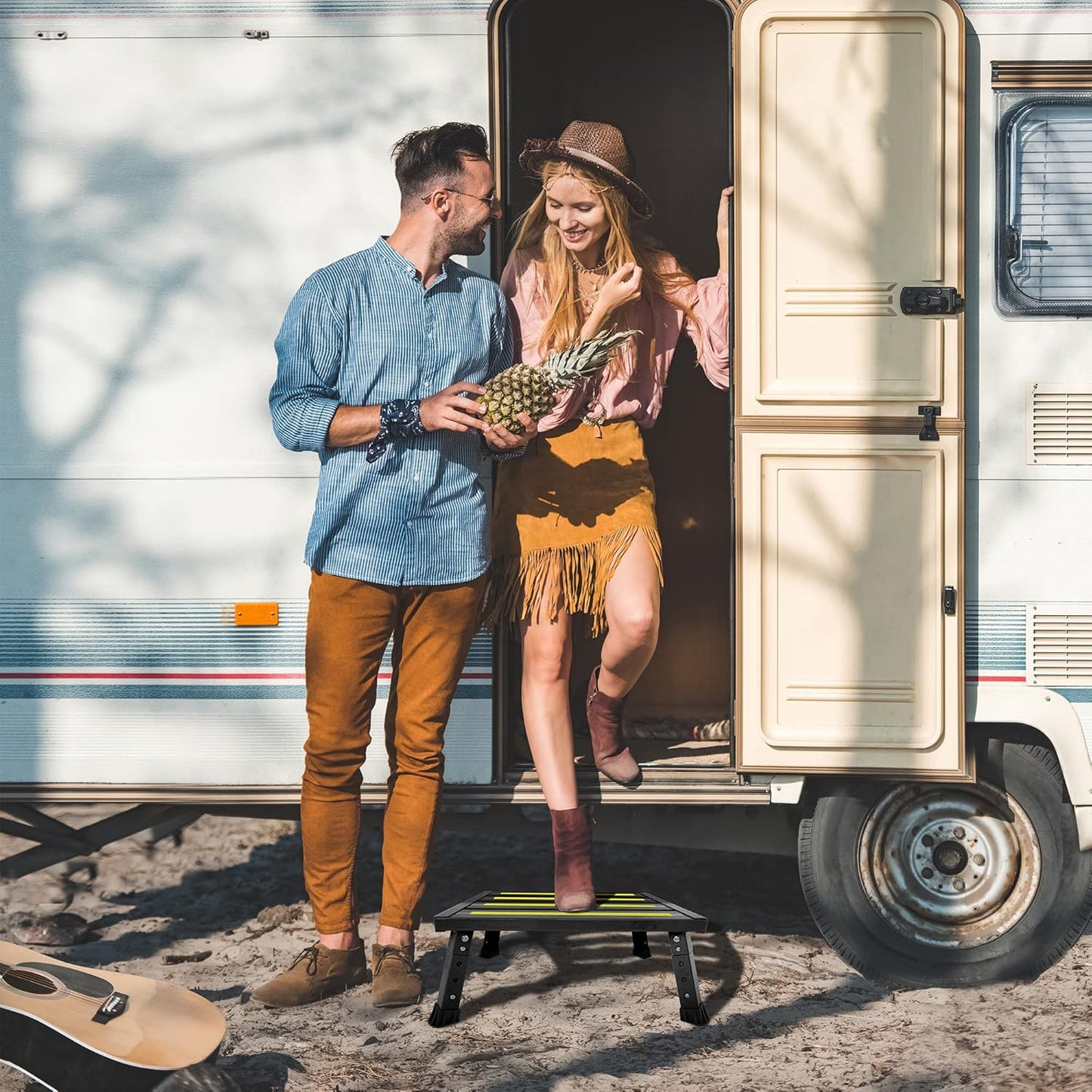 Adjustable Height Aluminum RV Step, Stable Foldable Platform Step Stool, Supports Up to 1,000 lb, Non-Slip Rubber Feet and Platform Mat, Easy to Carry (Black)