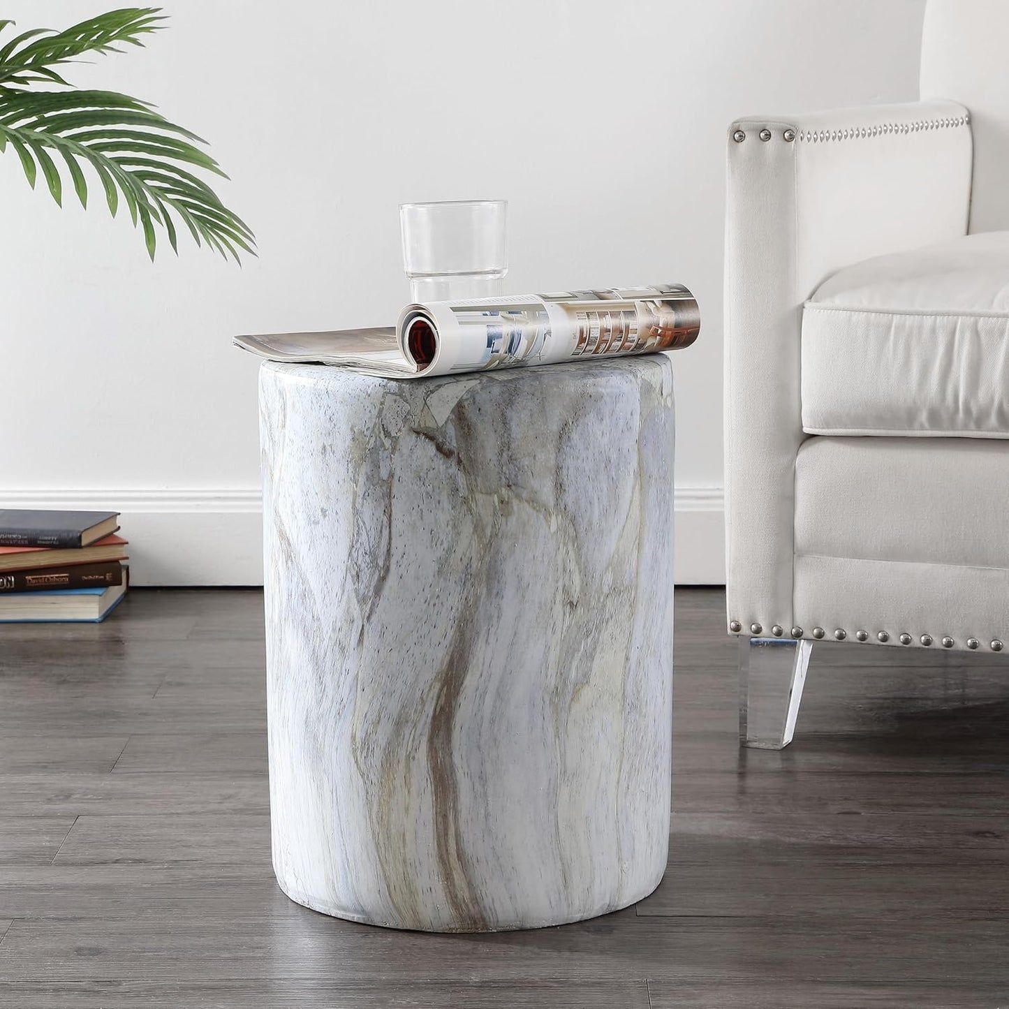 JONATHAN Y TBL1101B Troy 16" Modern Minimalist Faux Marble Column Indoor/Outdoor Indoor/Outdoor Accent Table Modern, Contemporary, Minimalist, Transitional for Living Room, Garden, Patio, Gray/Gold