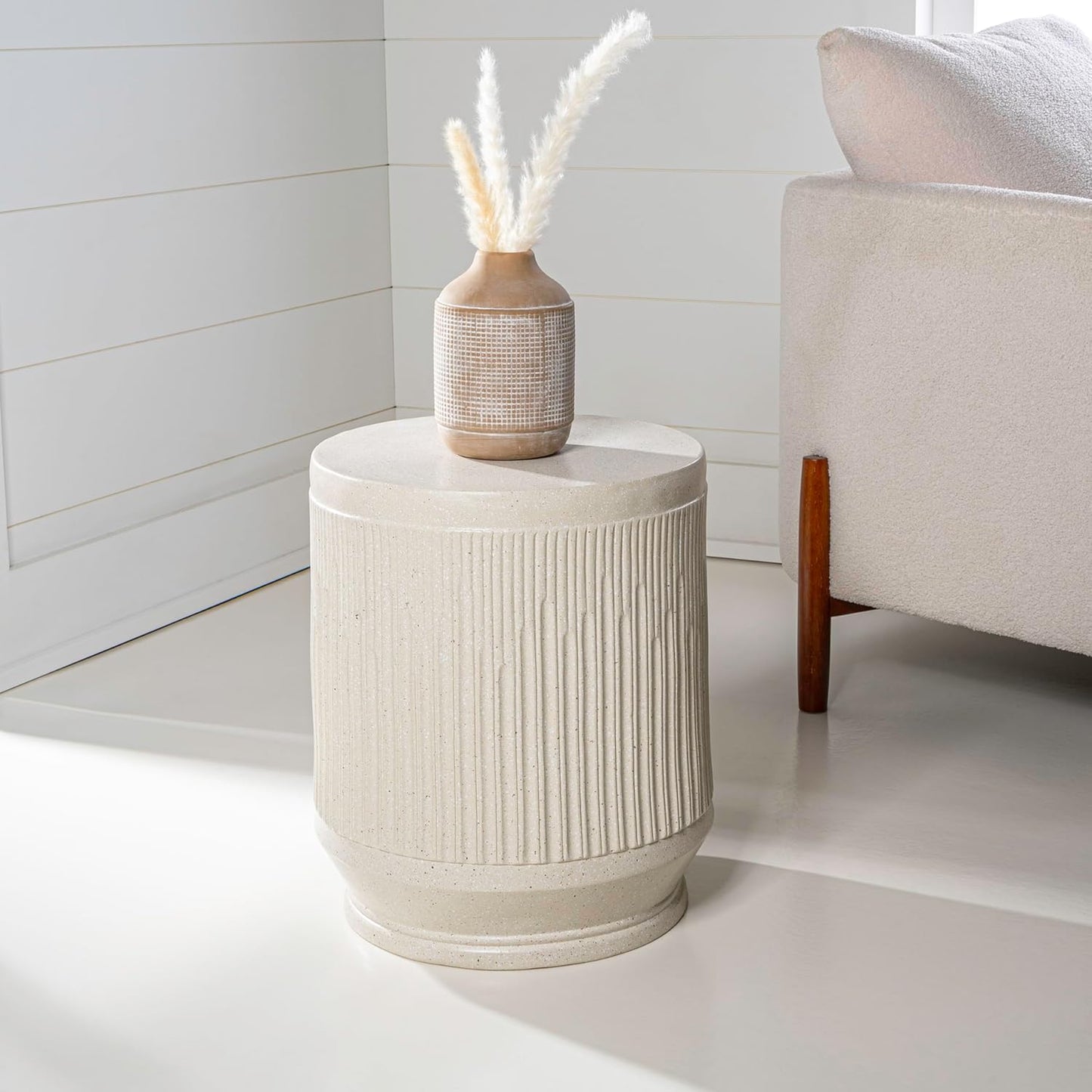 JONATHAN Y TBL1103A Kline 17.5" Mid-Century Modern Brutalist Indoor/Outdoor Accent Table Art Deco, Minimalist, Contemporary, Patio, Garden, Bathroom, Living Room, Cream Terrazzo Finish