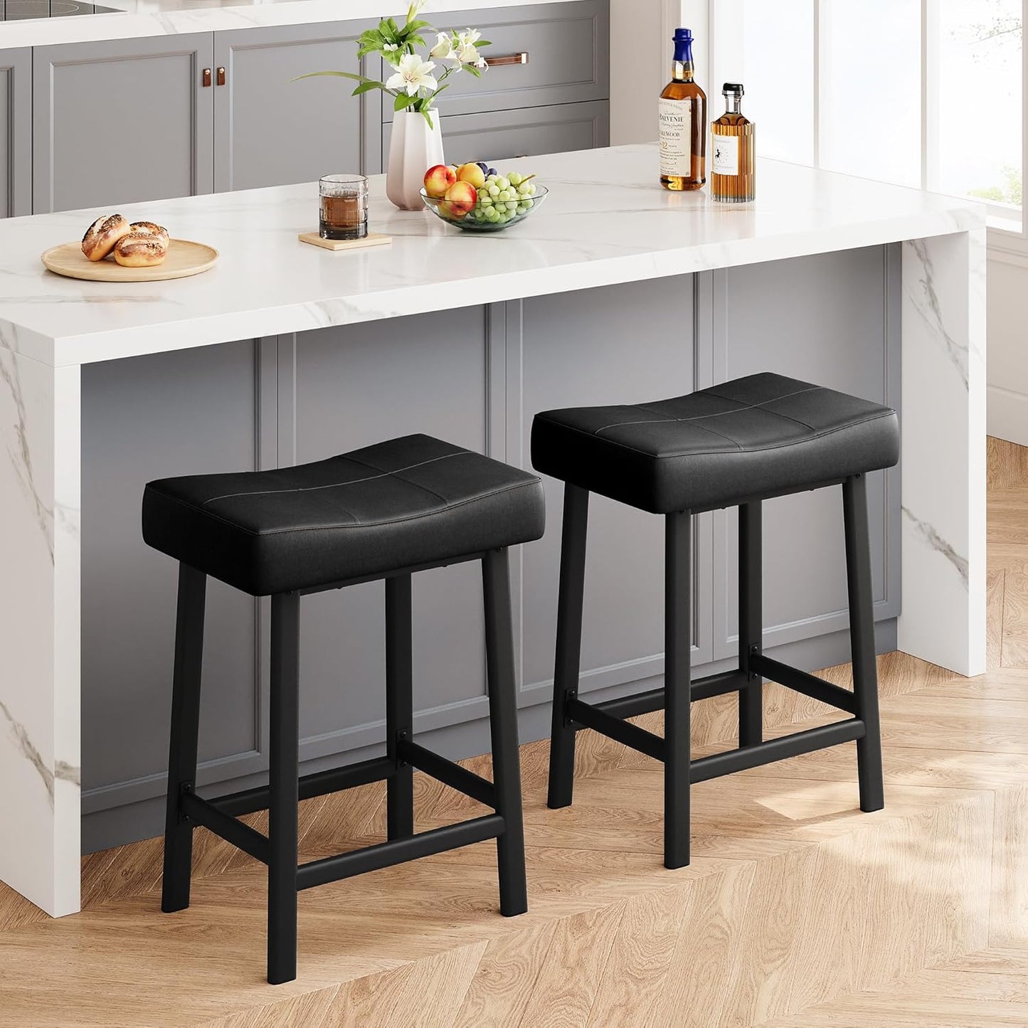 GarveeHome Counter Height Bar Stools Set of 4, 24 Inch Barstools for Kitchen Island Counter, Upholstered Padded Saddle Chairs with Curved Cushion, Easy Assembly, Black