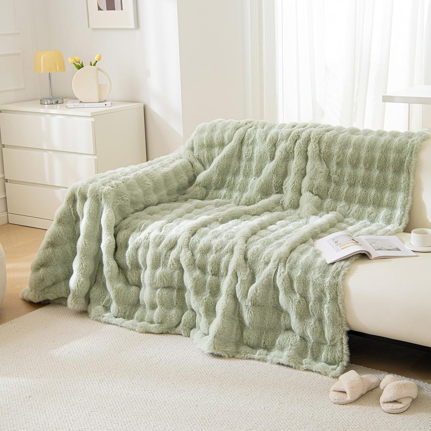 VM VOUGEMARKET Soft Warm Faux Fur Sofa Cover Thick Shaggy Fuzzy Sectional Couch Cover Plush Furniture Protector Cover Fluffy Sofa Throw Cover for Couch Sofa Bed(Green,71" x 134")
