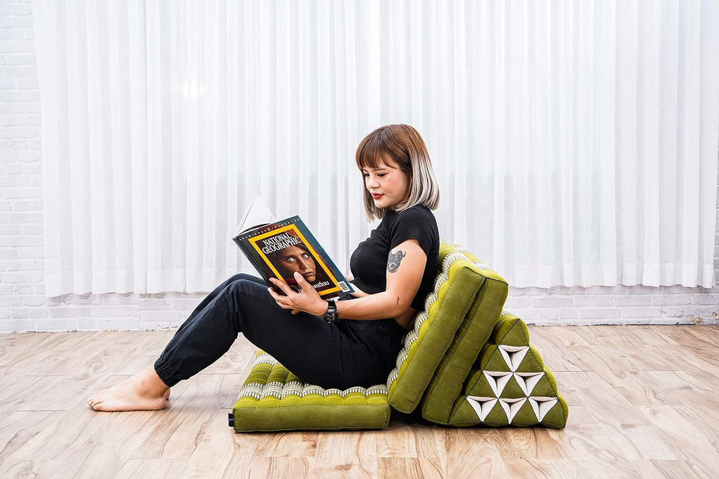 Leewadee Comfortable Japanese Floor Mattress - Thai Floor Bed with Triangle Cushion - Futon Mattress - XL Extra Wide Thai Massage Mat, 67 x 31 inches, Green, Kapok Filling