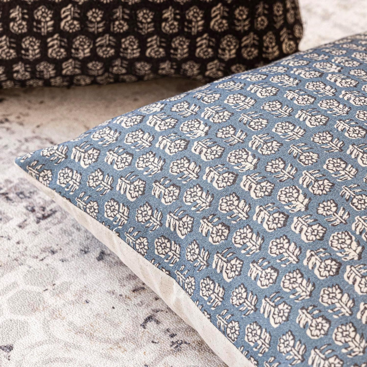 Foindtower Set of 2 Decorative Vintage Floral Print Throw Pillow Covers Neutral Modern Farmhouse Cushion Covers Boho Home Decor for Sofa Couch Chair Bedroom Living Room Outdoor,20×20 Inch,Dusty Blue