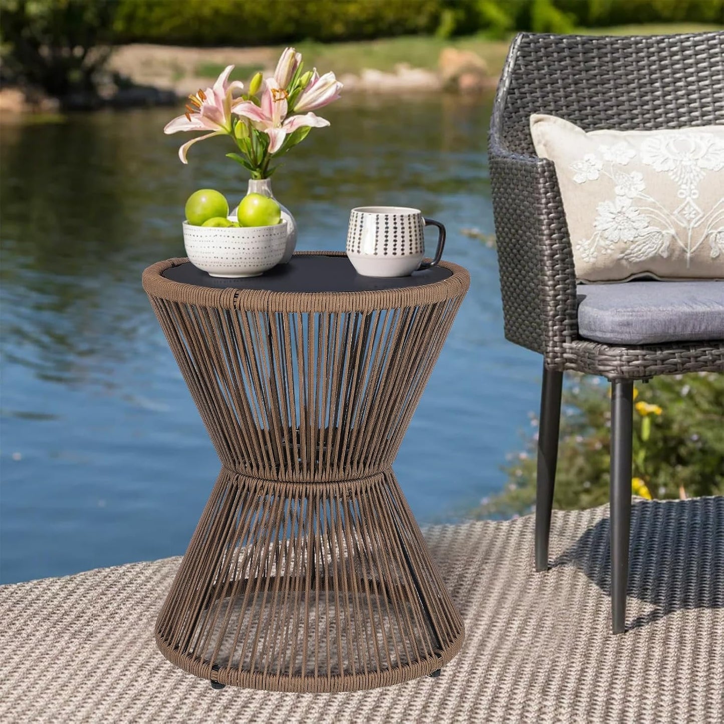 LEWIS&WAYNE Small Outdoor Side Table Patio 20’’ H Woven Rope Hourglass End Table with Glass Top Round Coffee Table for Living Room Outdoor Patio Backyard Poolside (Brown)