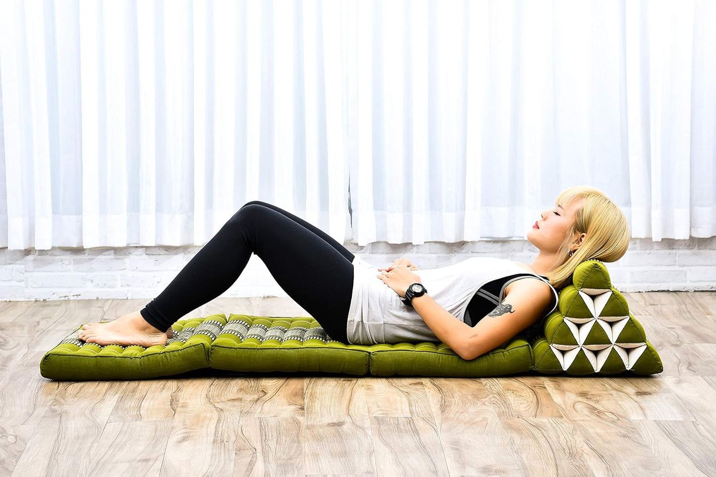 Leewadee - Comfortable Japanese Floor Mattress - Thai Floor Bed with Triangle Cushion - Futon Mattress - Thai Massage Mat, 67 x 21 inches, Green, Kapok Filling