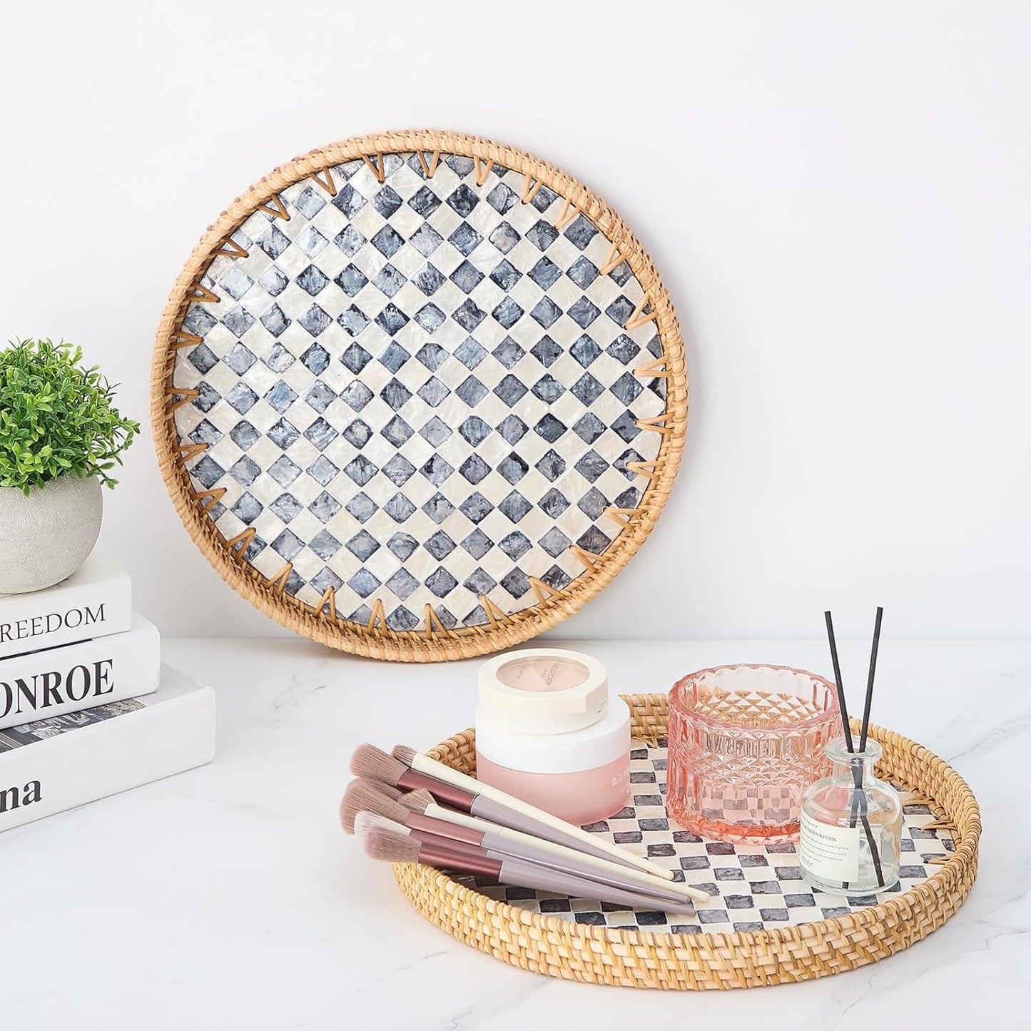 Round Rattan Tray with Mother of Pearl Inlay, Rattan Serving Tray with Wooden Base, Decorative Wicker Basket for Table Decor, Storage and Display of Coffee Bread Food Fruit (Checkerboard 11.8")