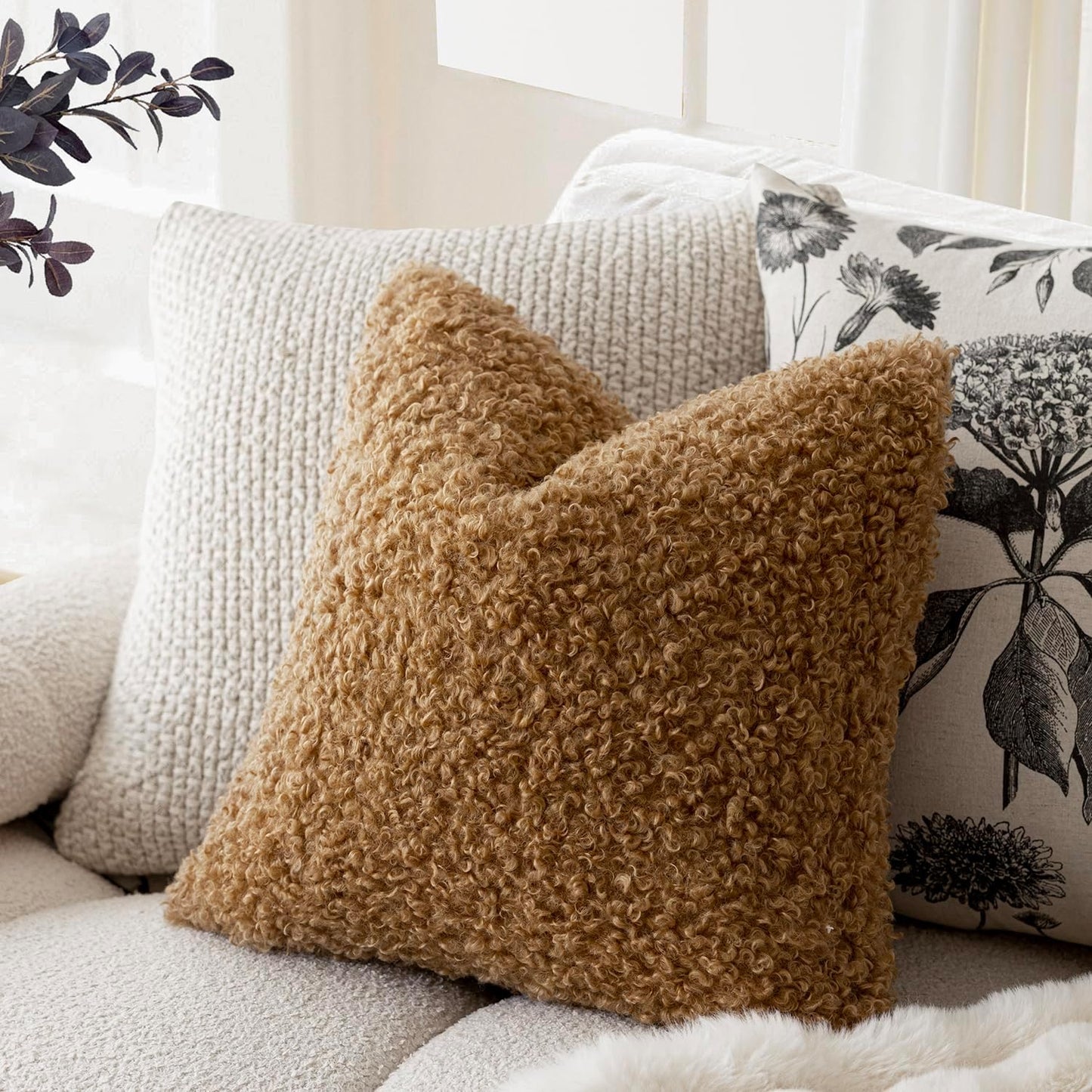 Foindtower 2 Pieces 24x24 Inch Bronze, Faux Fur Throw Pillow Cover Accent Sherpa Pillow Fuzzy Soft Pillowcases Sheepskin Decorative Fleece Cushion Case for Bed Couch Living Room