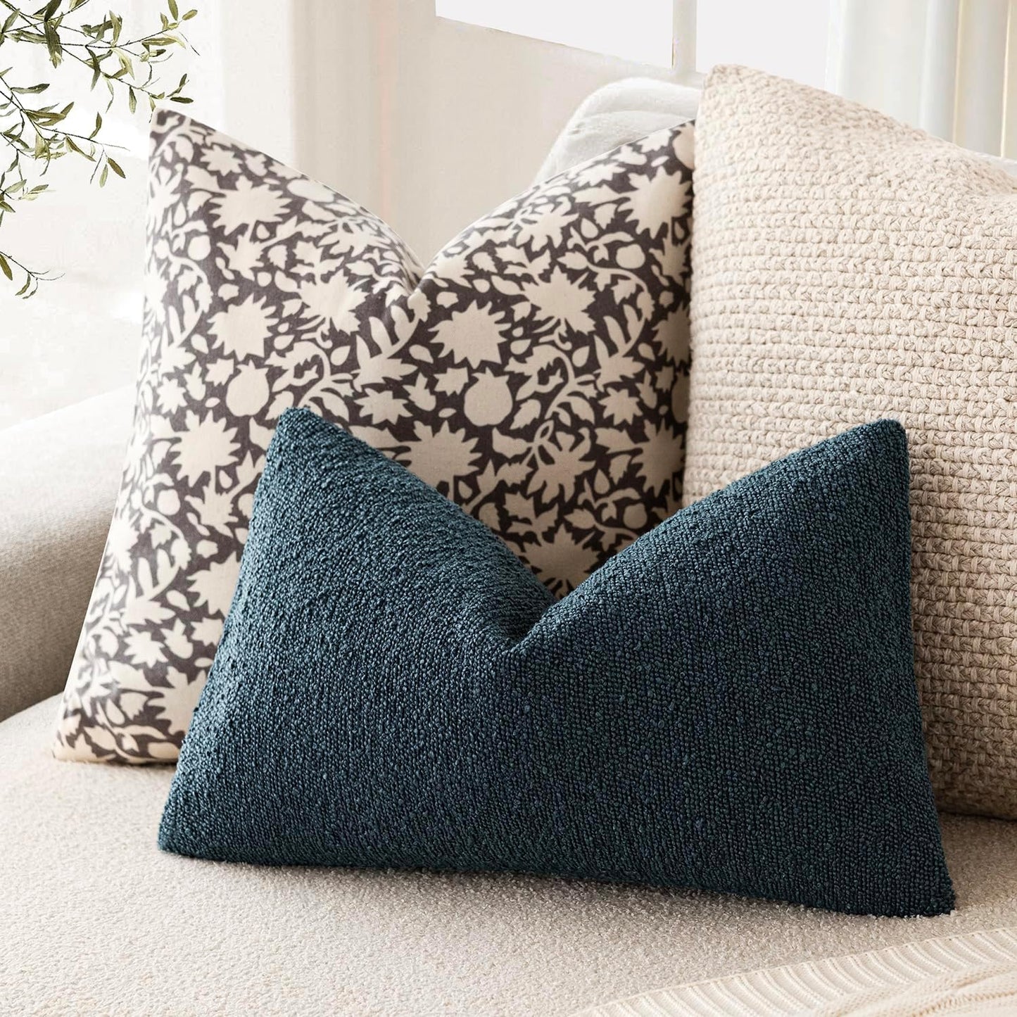 Foindtower Pack of 2 Textured Boucle Throw Pillow Covers Accent Solid Decorative Lumbar Pillow Cases Cozy Couch Cushion Case for Chair Sofa Bedroom Living Room Home Decor 12x20 Inch Dark Blue