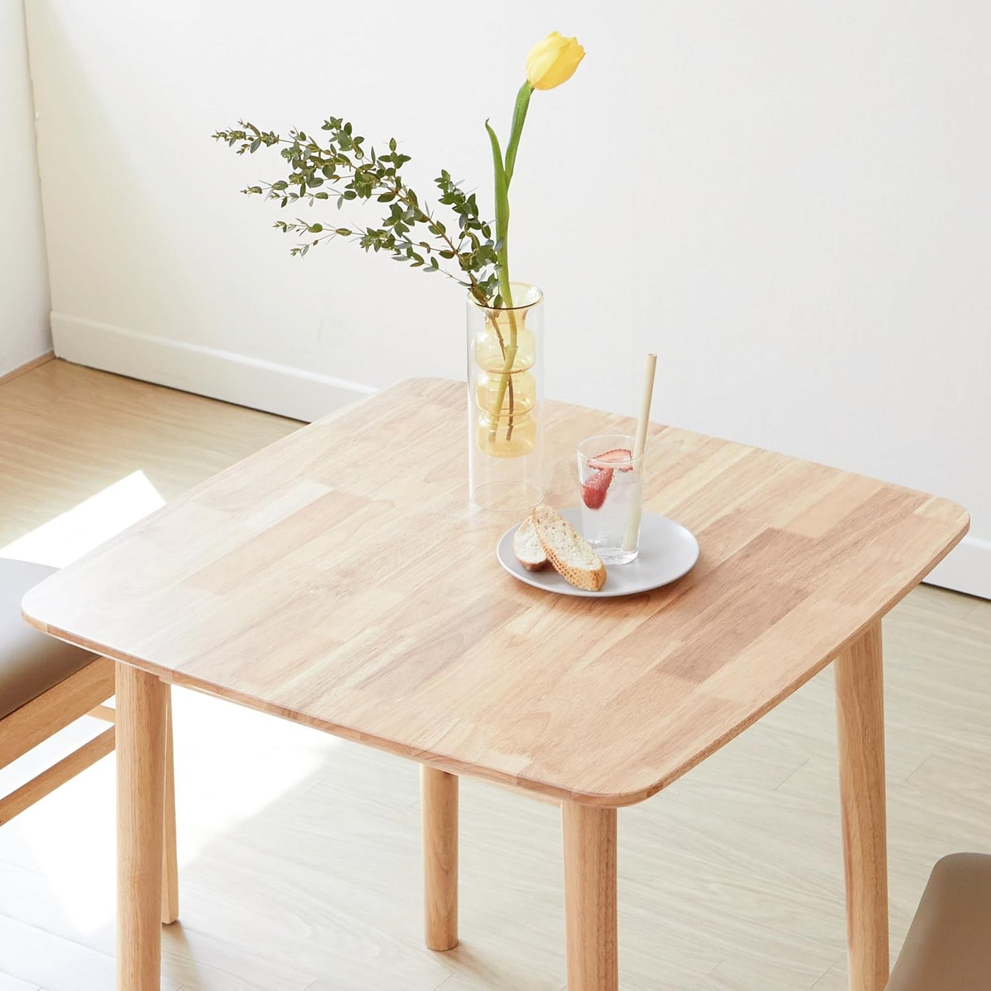 Livinia Aslan 29.5" Malaysian Oak Square Wooden Dining Table/Small Solid Wood Kitchen Desk (Natural Oak)