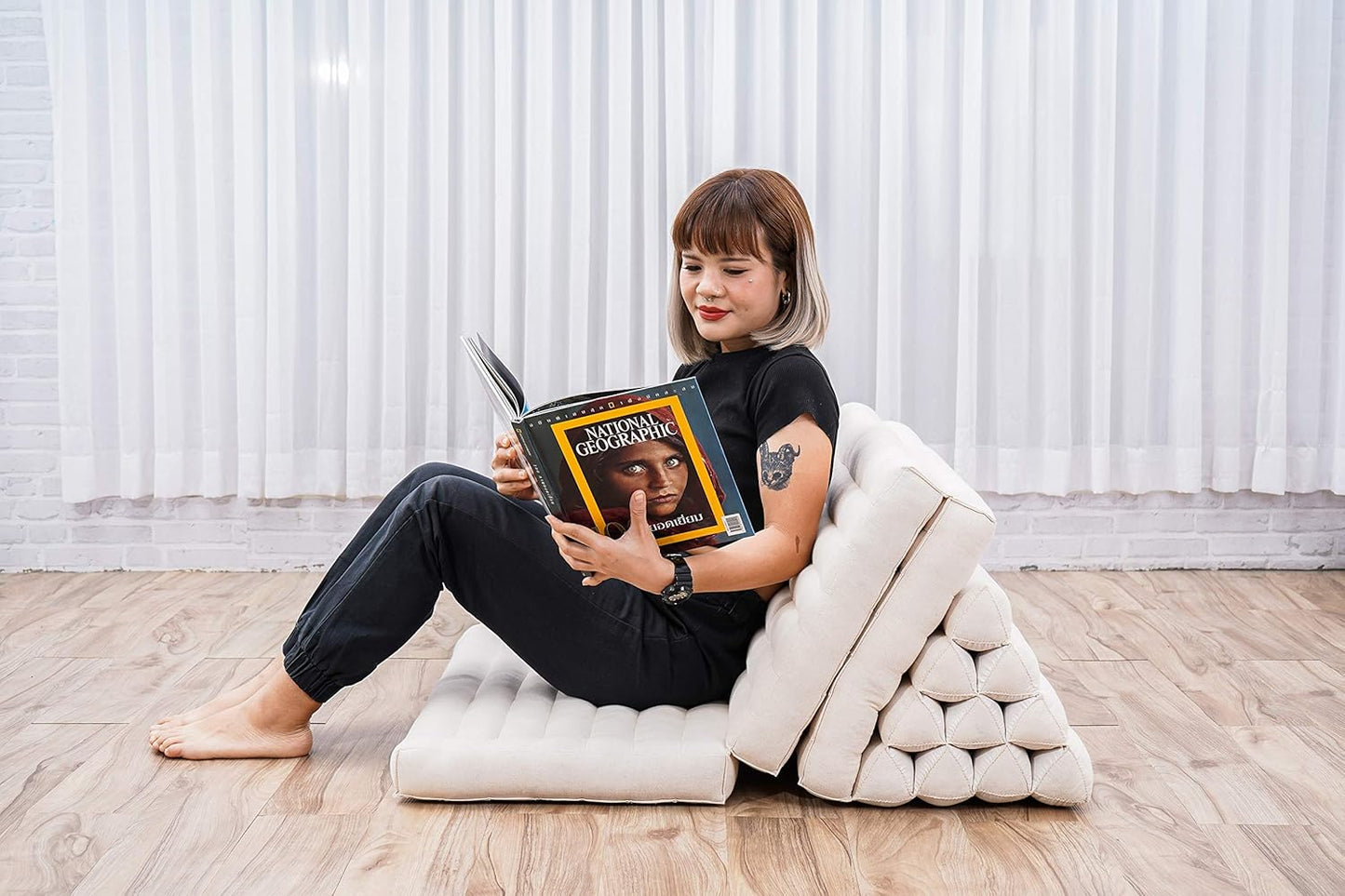 Leewadee 3-Fold Mat XXL with Triangle Cushion – Firm TV Pillow, Foldable Mattress with Cushion Made of Eco-Friendly Kapok, 67 x 31 inches, Ecru