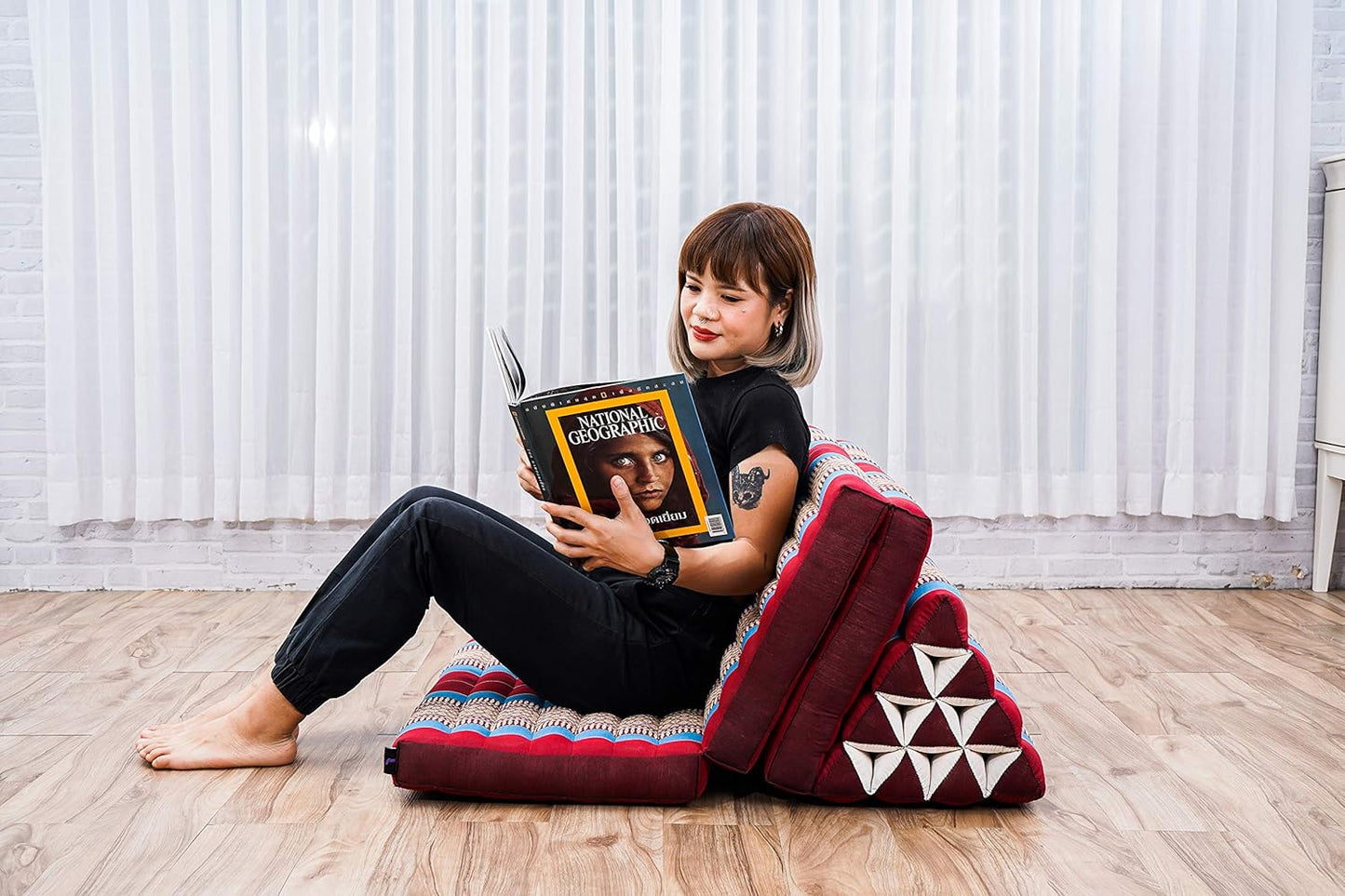 Leewadee 3-Fold Mat XXL with Triangle Cushion – Firm TV Pillow, Foldable Mattress with Cushion Made of Kapok, 67 x 31 inches, Blue Red