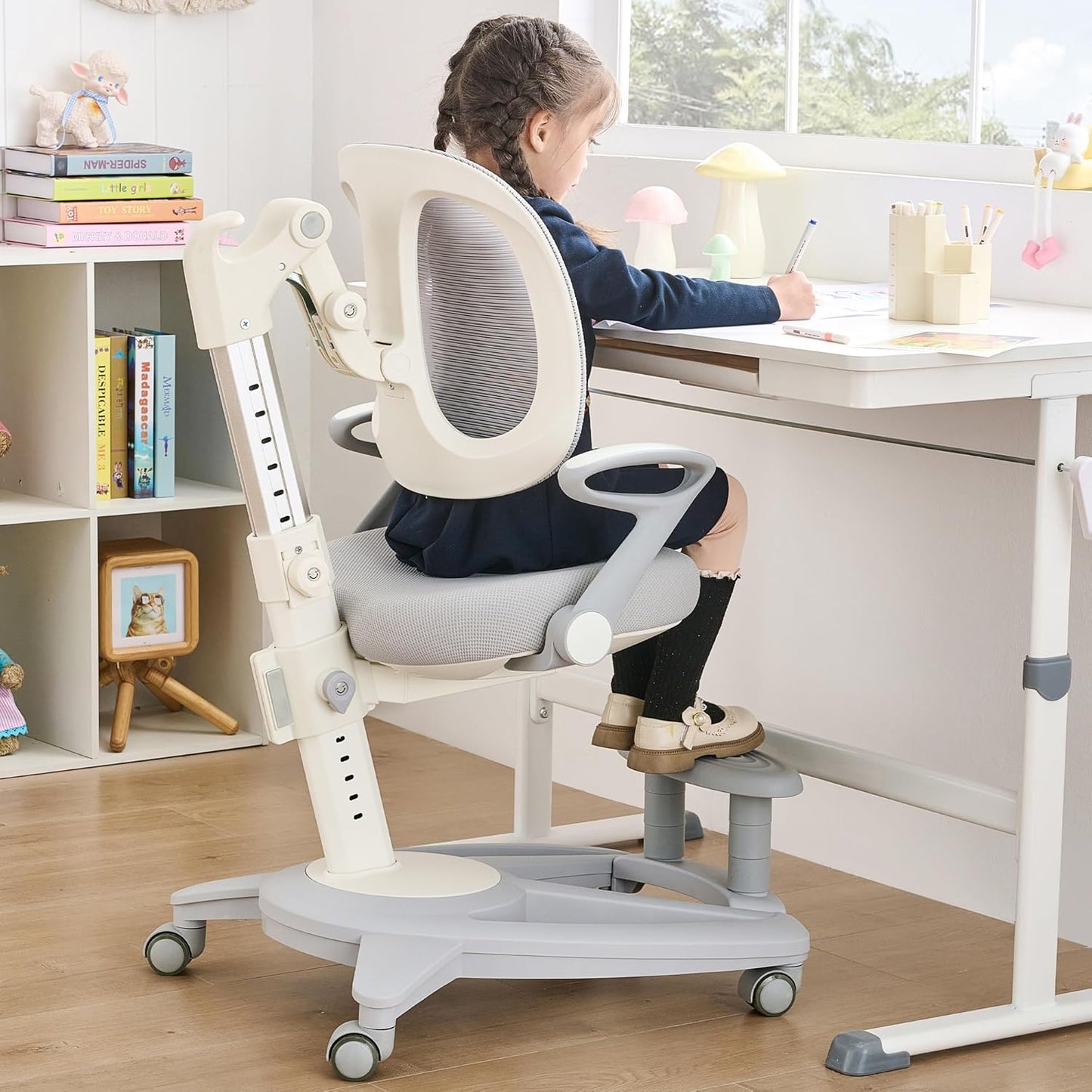 Ergonomic Kids Desk Chair with Footrest & Height-Adjustable Seat, Multifunctional for Study, Work & Dining – Comfy Cushion & Smooth Wheels for Boys & Girls (Grey)