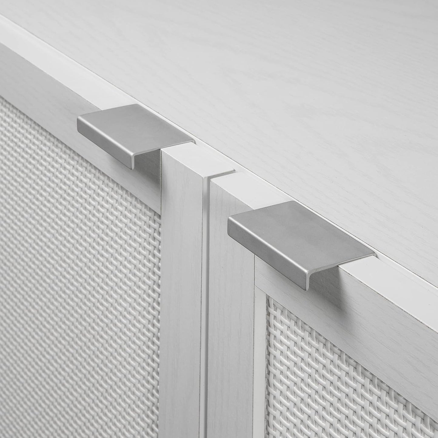 Sango Orre 2-Door Cabinet, Modern White Storage Cabinet with Synthetic Rattan Door Panels, Adjustable Shelf, Cylindrical Wood Legs, Discreet Finger Pulls, Elegant Furniture for Office or Living Room