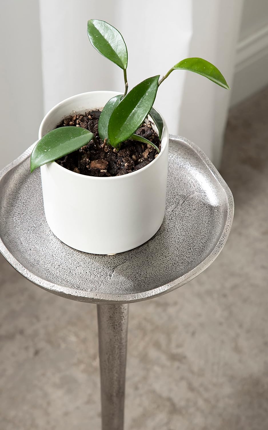 Kate and Laurel Alessia Modern Decorative Metal Drink Table; 8 x 8 x 22; Silver; Stunning Cast Aluminum Pedestal Plant Stand with Rough Texture and Deckled Edge