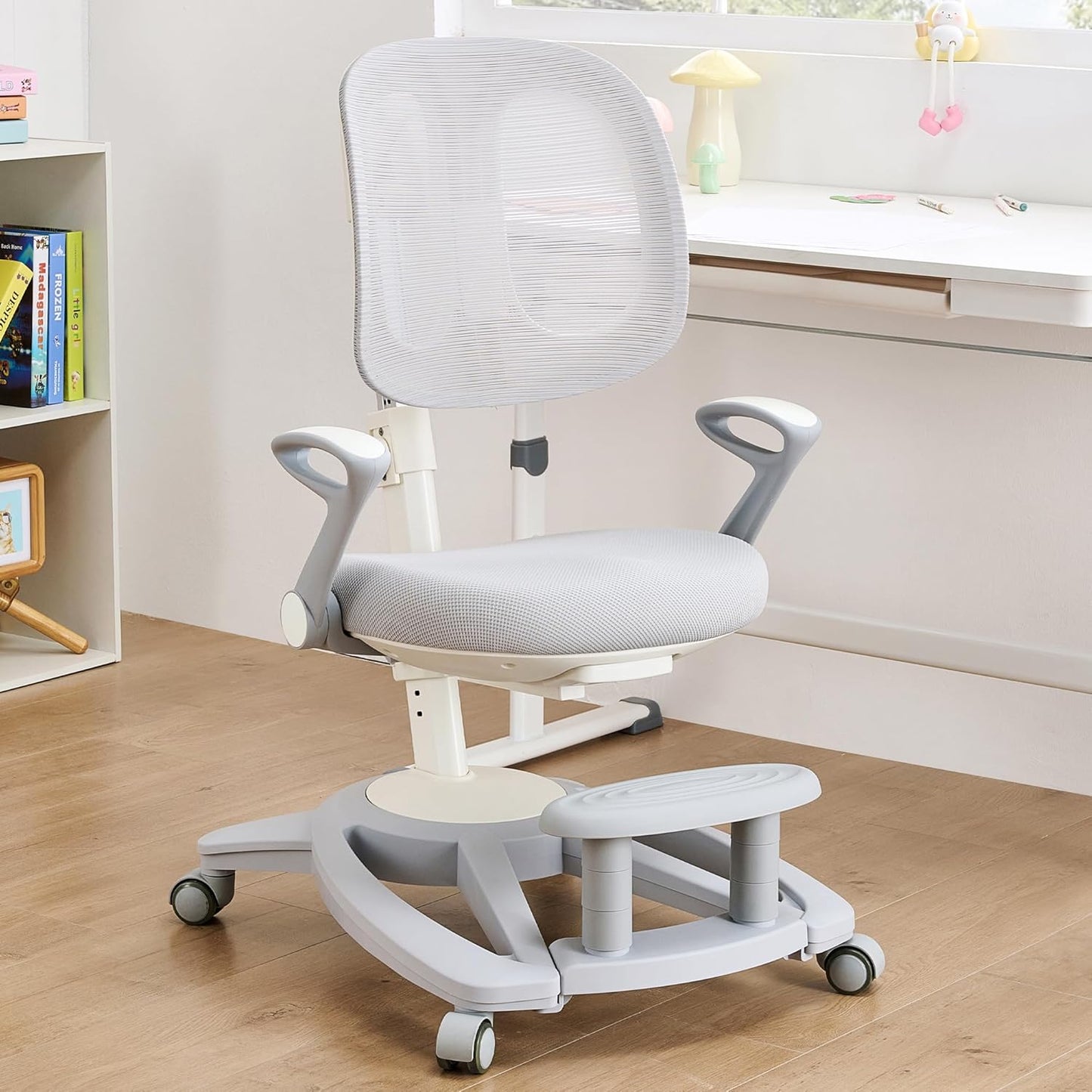 Ergonomic Kids Desk Chair with Footrest & Height-Adjustable Seat, Multifunctional for Study, Work & Dining – Comfy Cushion & Smooth Wheels for Boys & Girls (Grey)