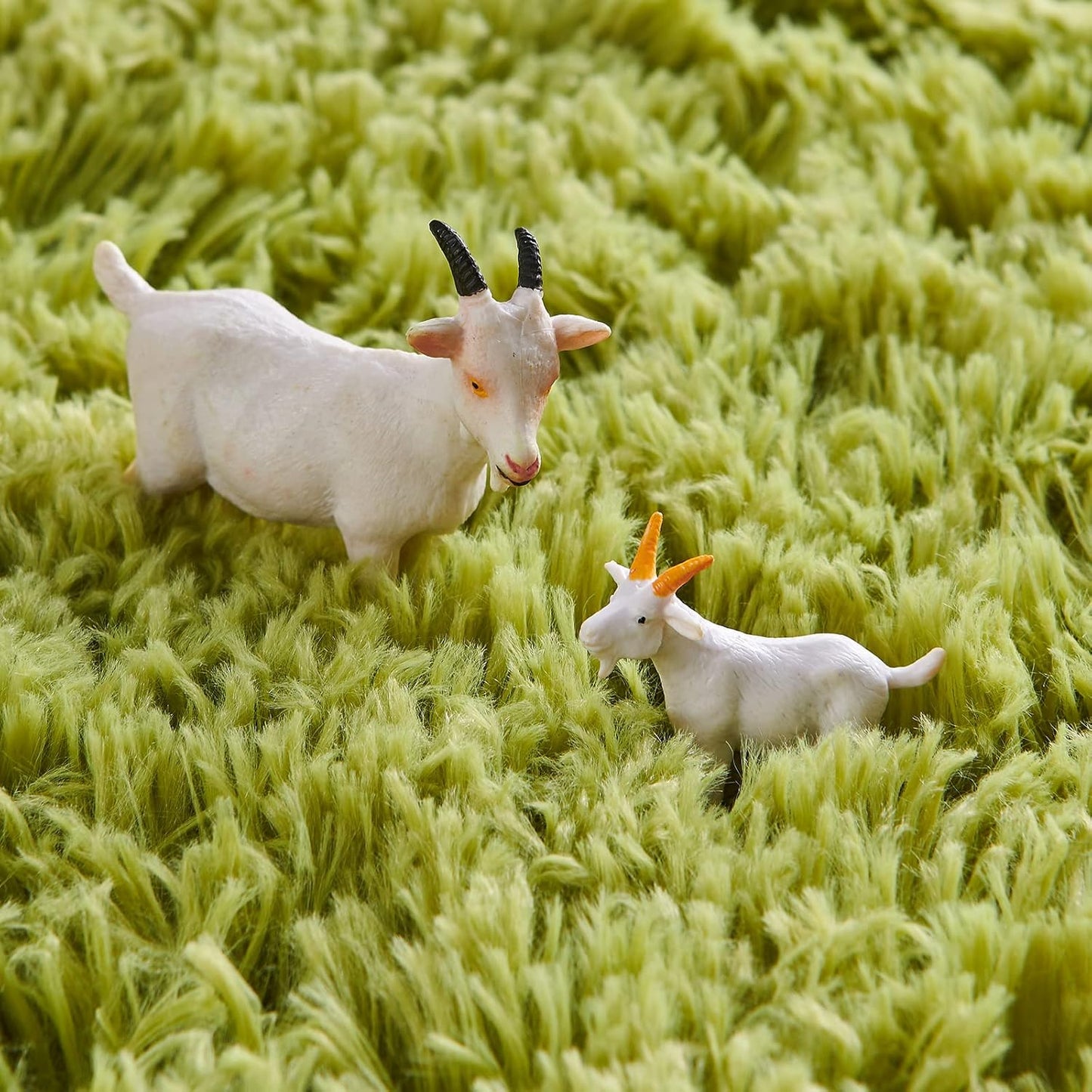 FJZFING Grass Green Round Rug Ultra-Soft Plush Modern 6x6 Circle Area Rug for Kid's Bedroom, Fluffy Shag Circular Rug for Nursery Room, Cute Grass Green Carpet for Teen's Room