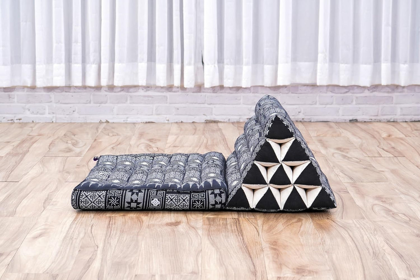 Leewadee 1-Fold Mat with Triangle Cushion – Comfortable TV Pillow, Foldable Mattress with Cushion Made of Kapok, 30 x 20 inches, Black