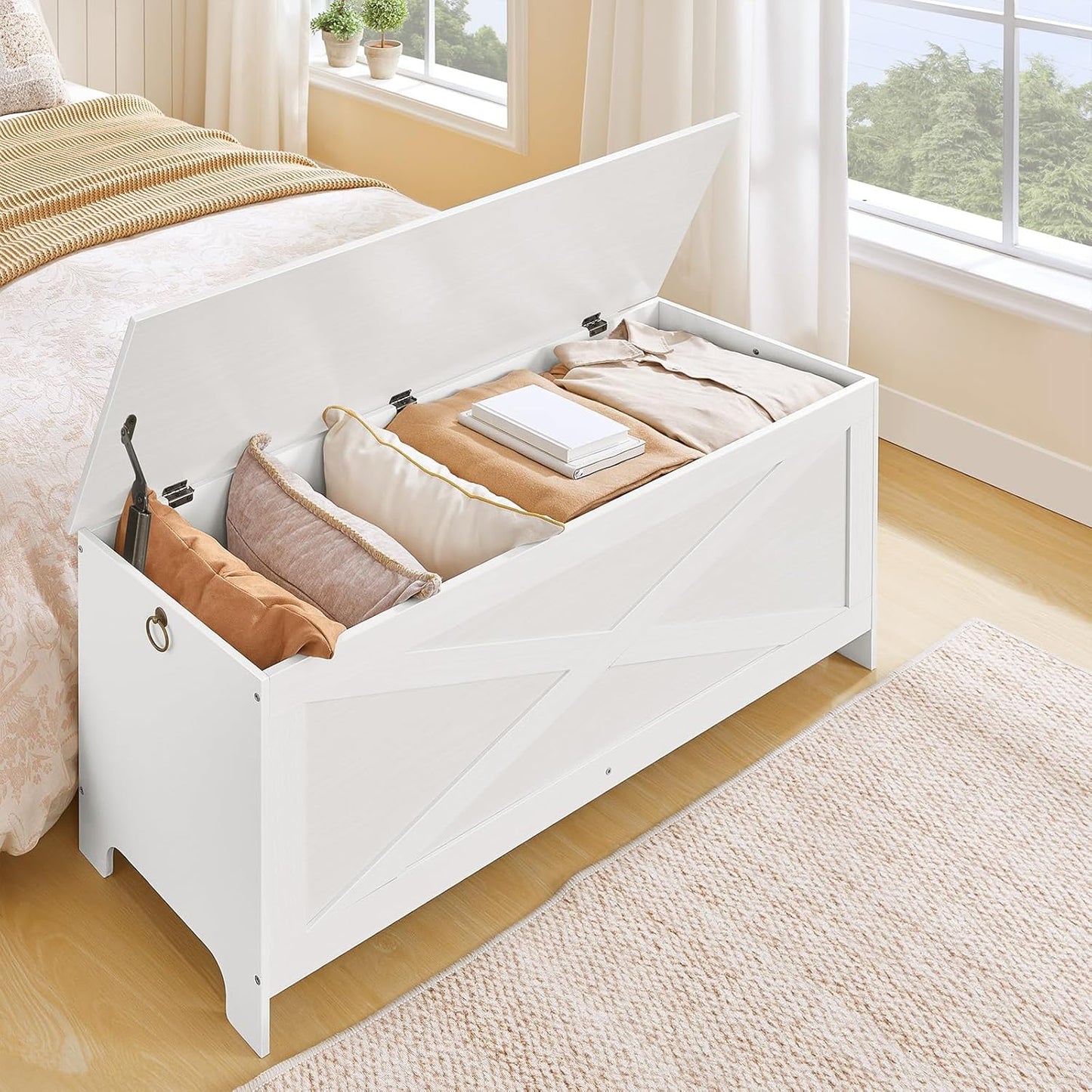 47.2" Toy Chest, Sturdy Entryway Storage Chest with Safety Hinge, Retro Toy Box, Wooden Look Accent Furniture for Living Room, Bedroom, White SCBW48801