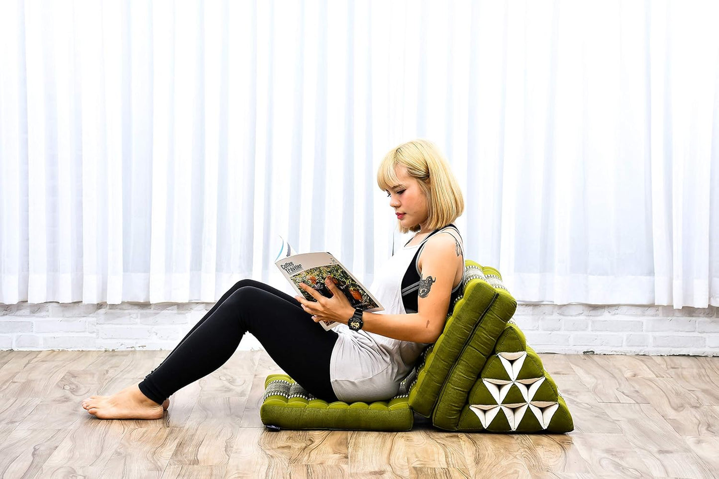 Leewadee - Comfortable Japanese Floor Mattress - Thai Floor Bed with Triangle Cushion - Futon Mattress - Thai Massage Mat, 67 x 21 inches, Green, Kapok Filling