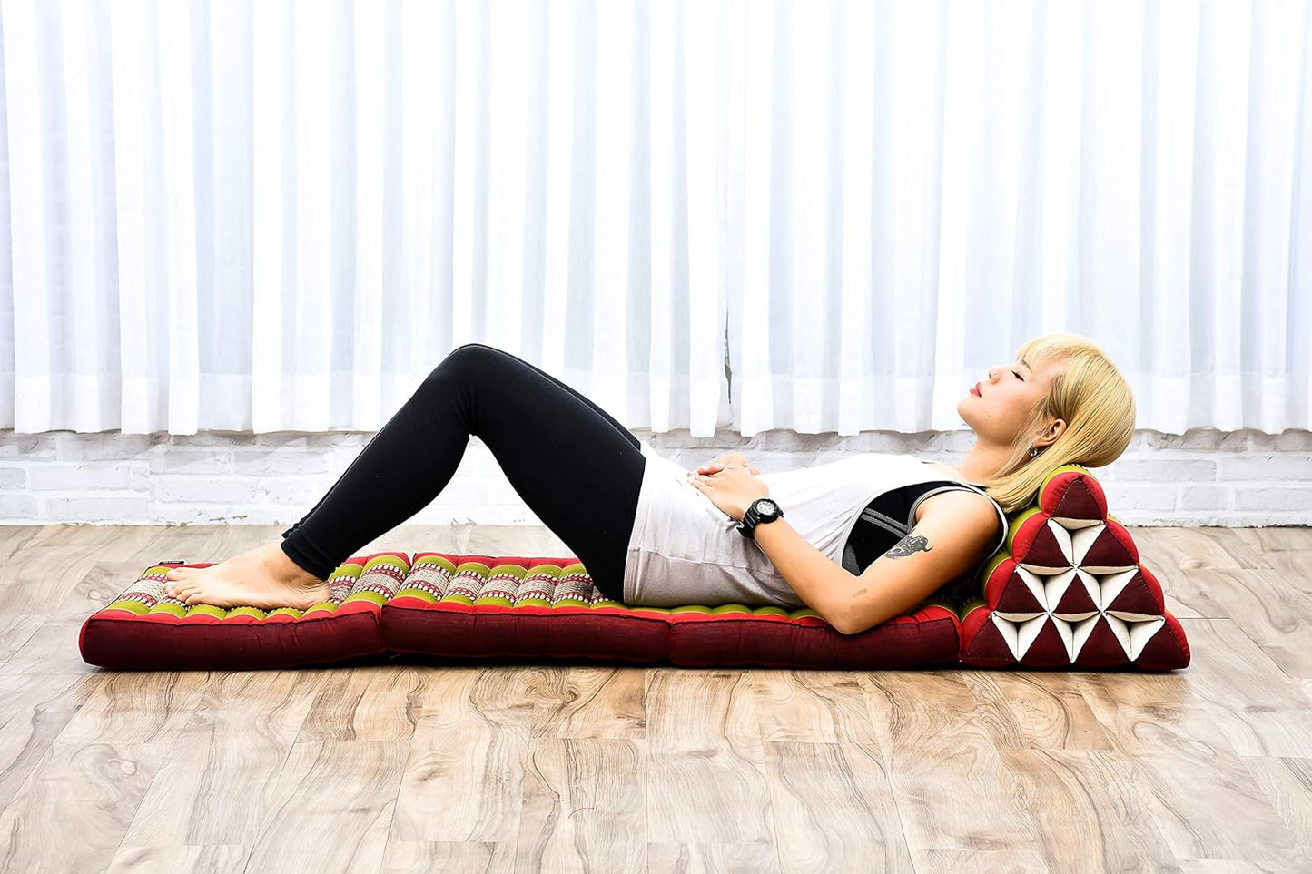 Leewadee - Comfortable Japanese Floor Mattress Used As Thai Floor Bed with Triangle Cushion, Futon Mattress Or Thai Massage Mat, 67 x 21 inches, Green Red